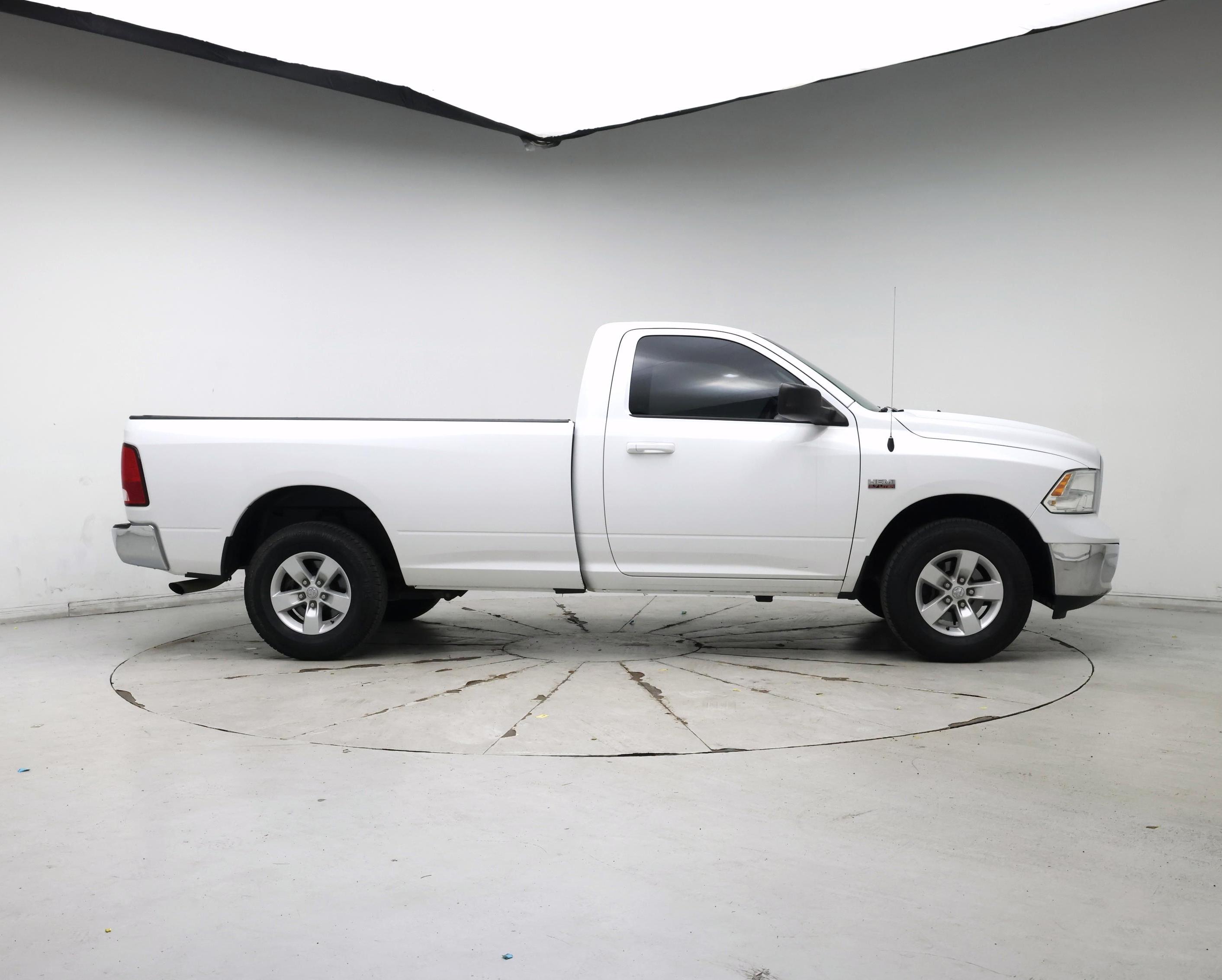 Thumbnail: 2019 RAM 1500 Classic - 7