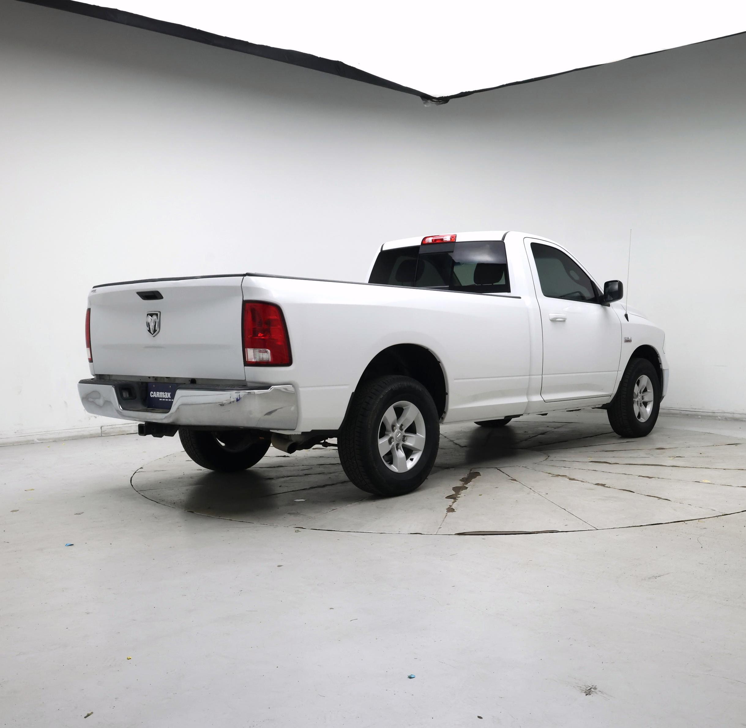 Thumbnail: 2019 RAM 1500 Classic - 8