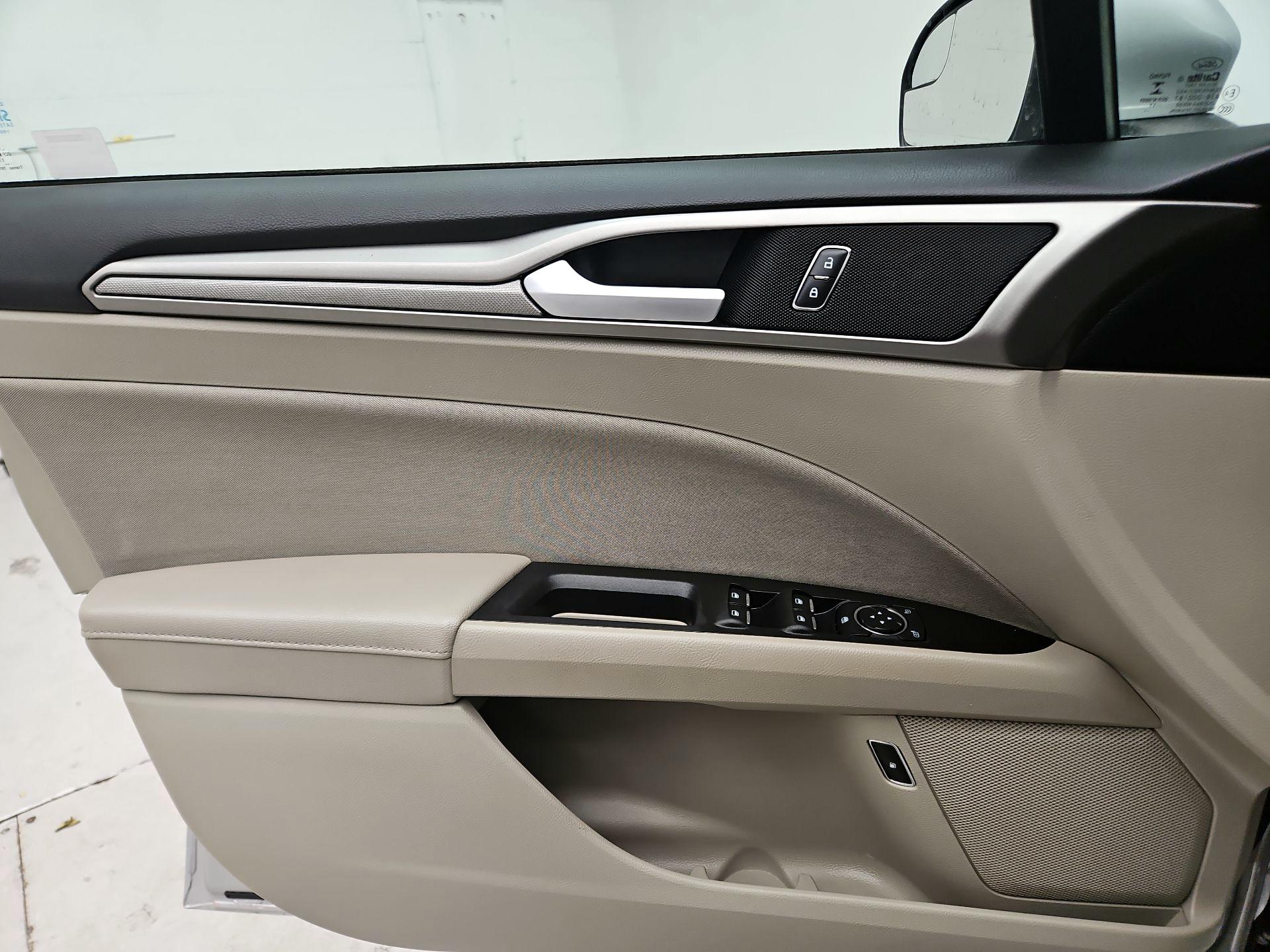 Thumbnail: 2018 Ford Fusion - 12