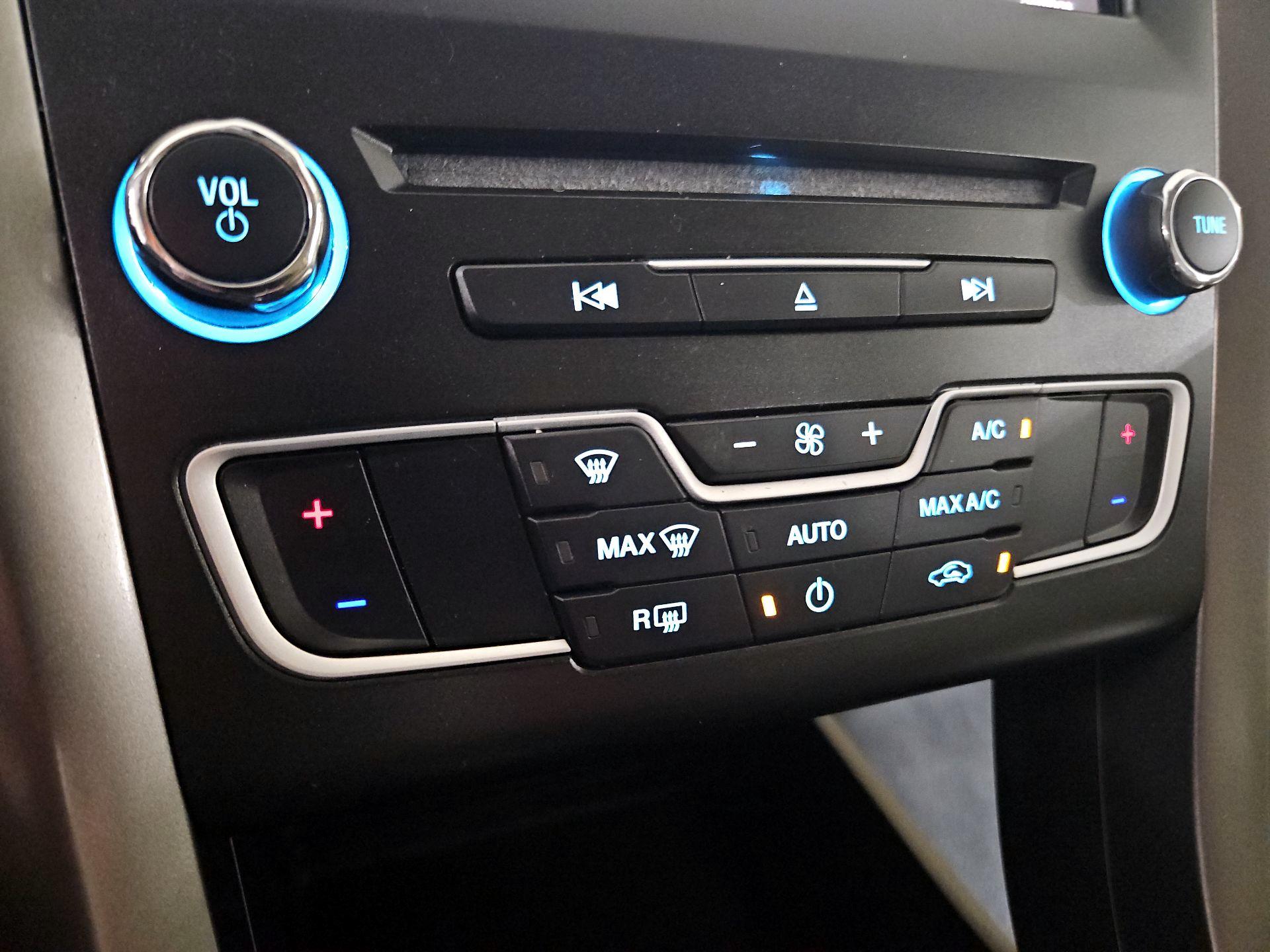 Thumbnail: 2018 Ford Fusion - 17