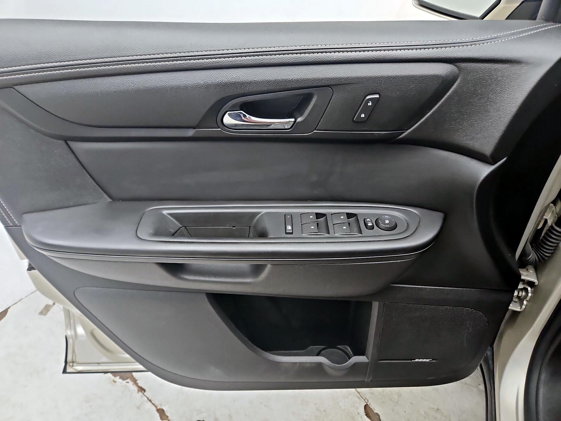Thumbnail: 2014 Chevrolet Traverse - 12