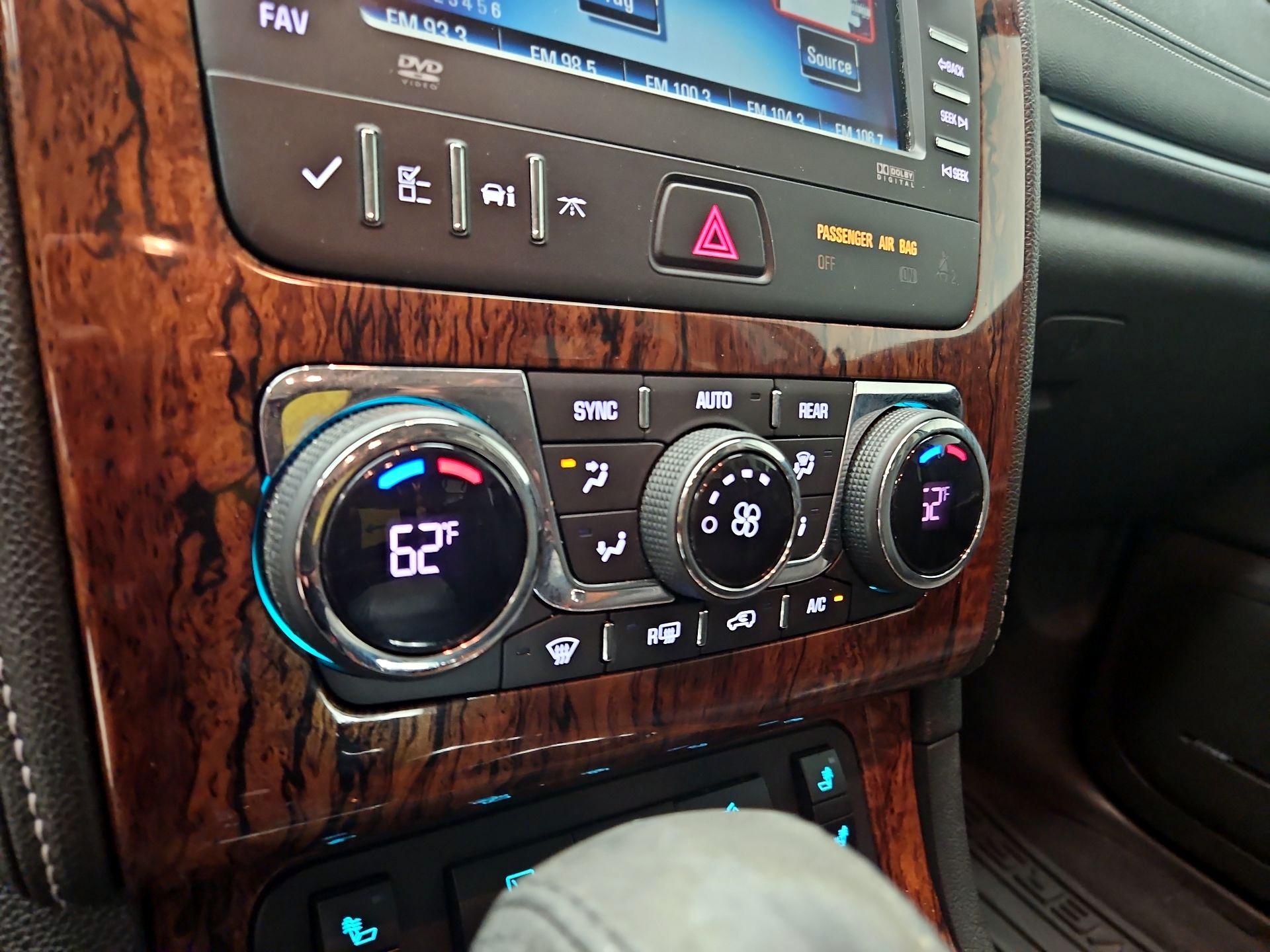 Thumbnail: 2014 Chevrolet Traverse - 16