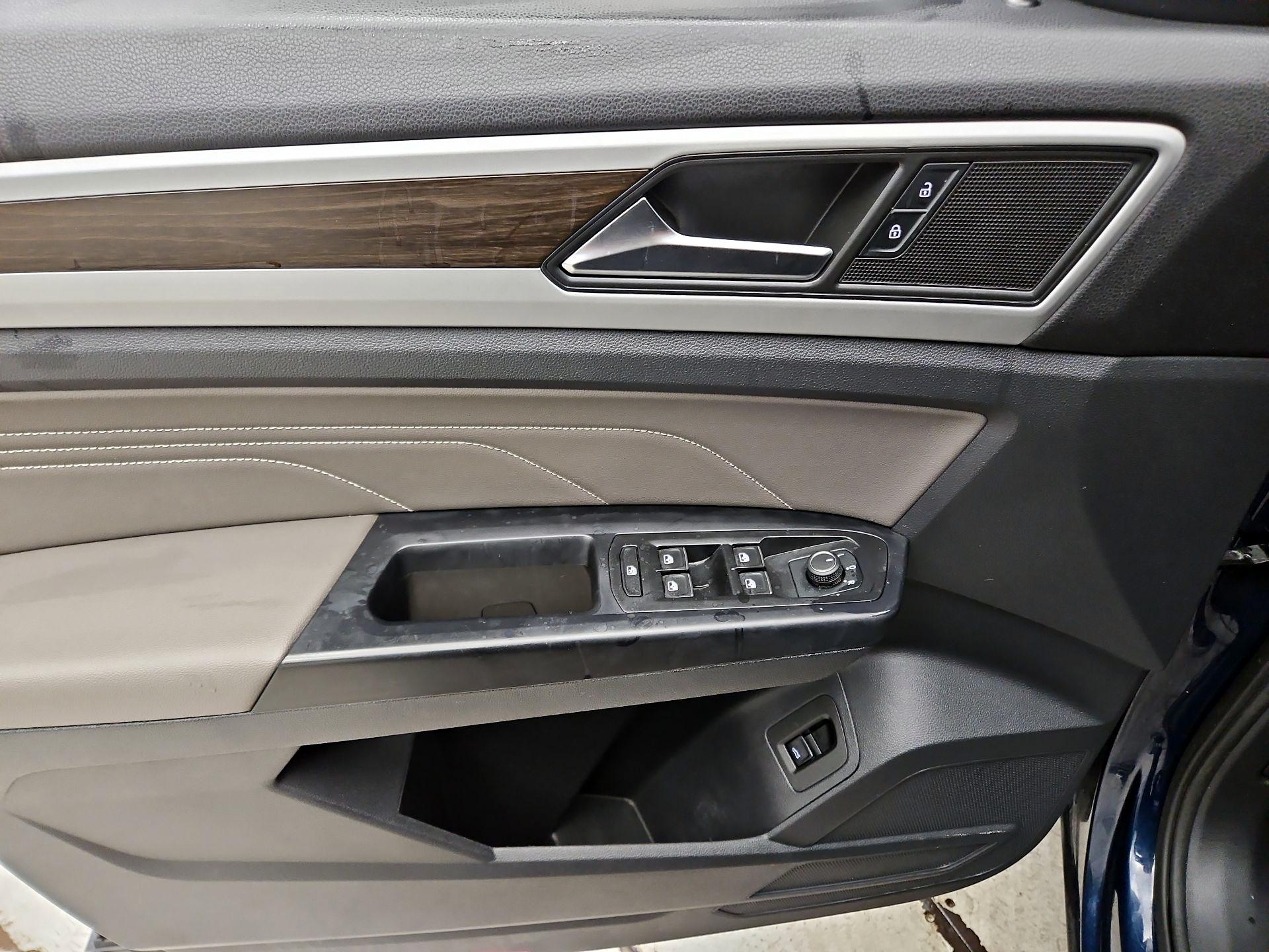 Thumbnail: 2021 Volkswagen Atlas - 12