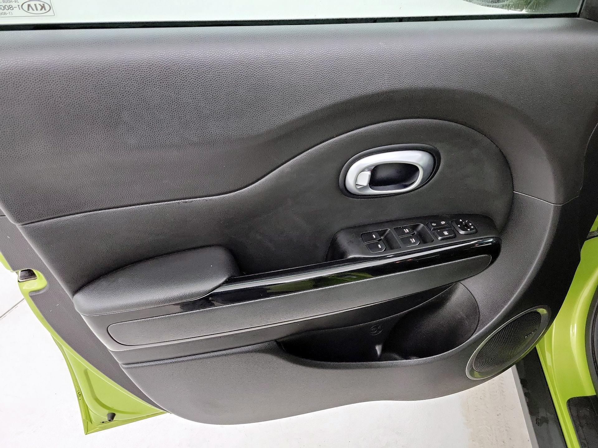 Thumbnail: 2016 Kia Soul - 12