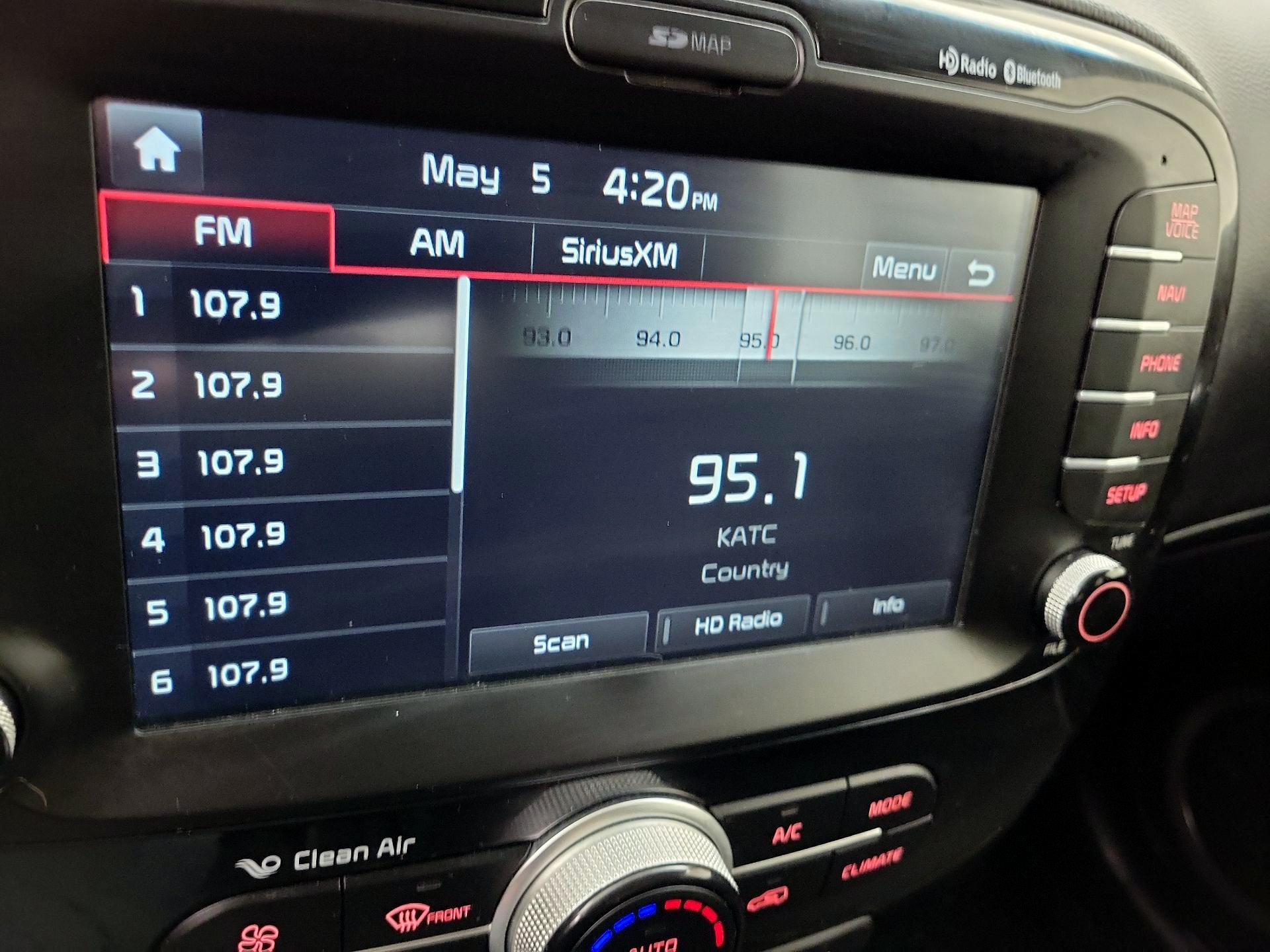 Thumbnail: 2016 Kia Soul - 16