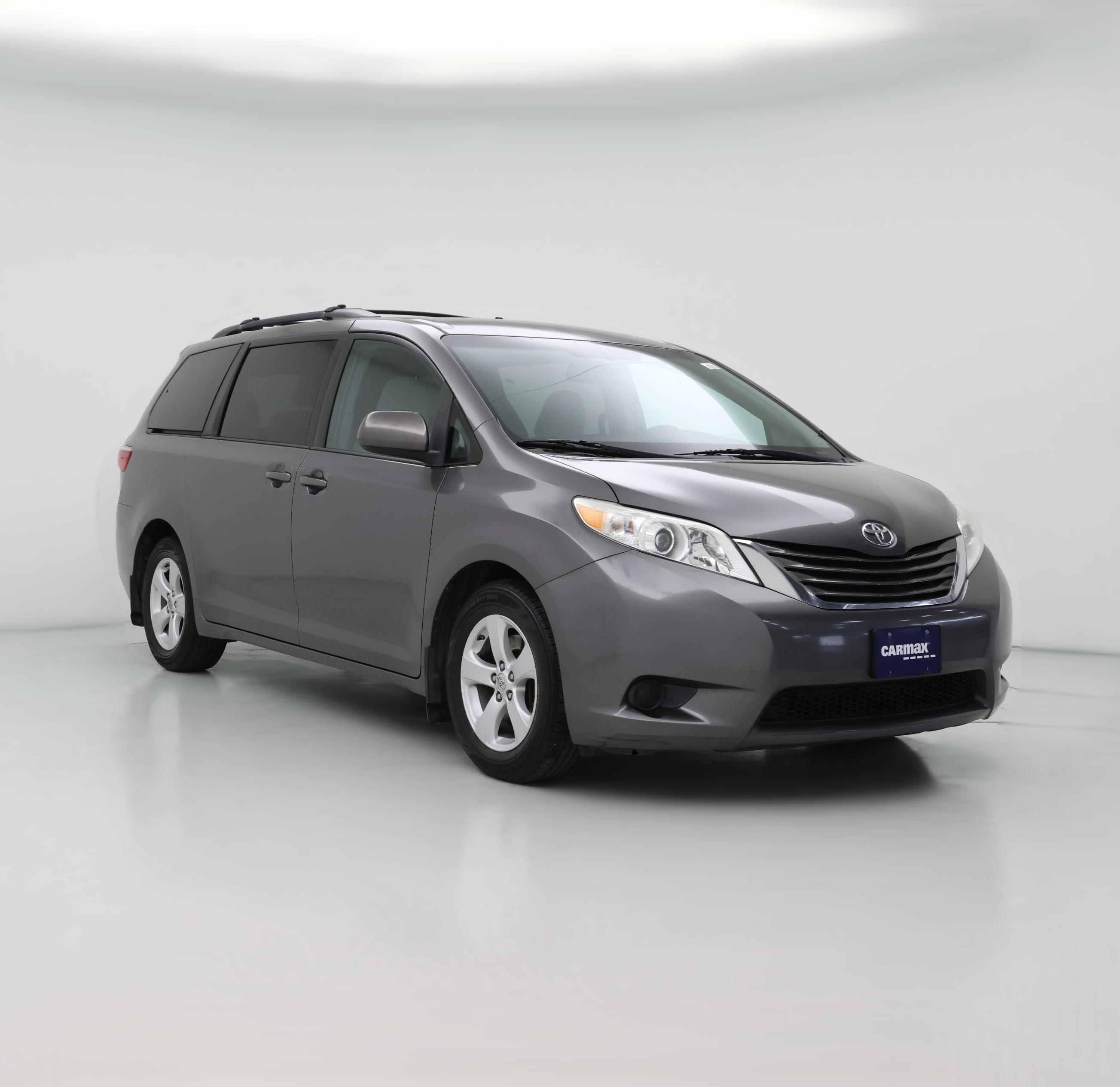 Thumbnail: 2015 Toyota Sienna - 1
