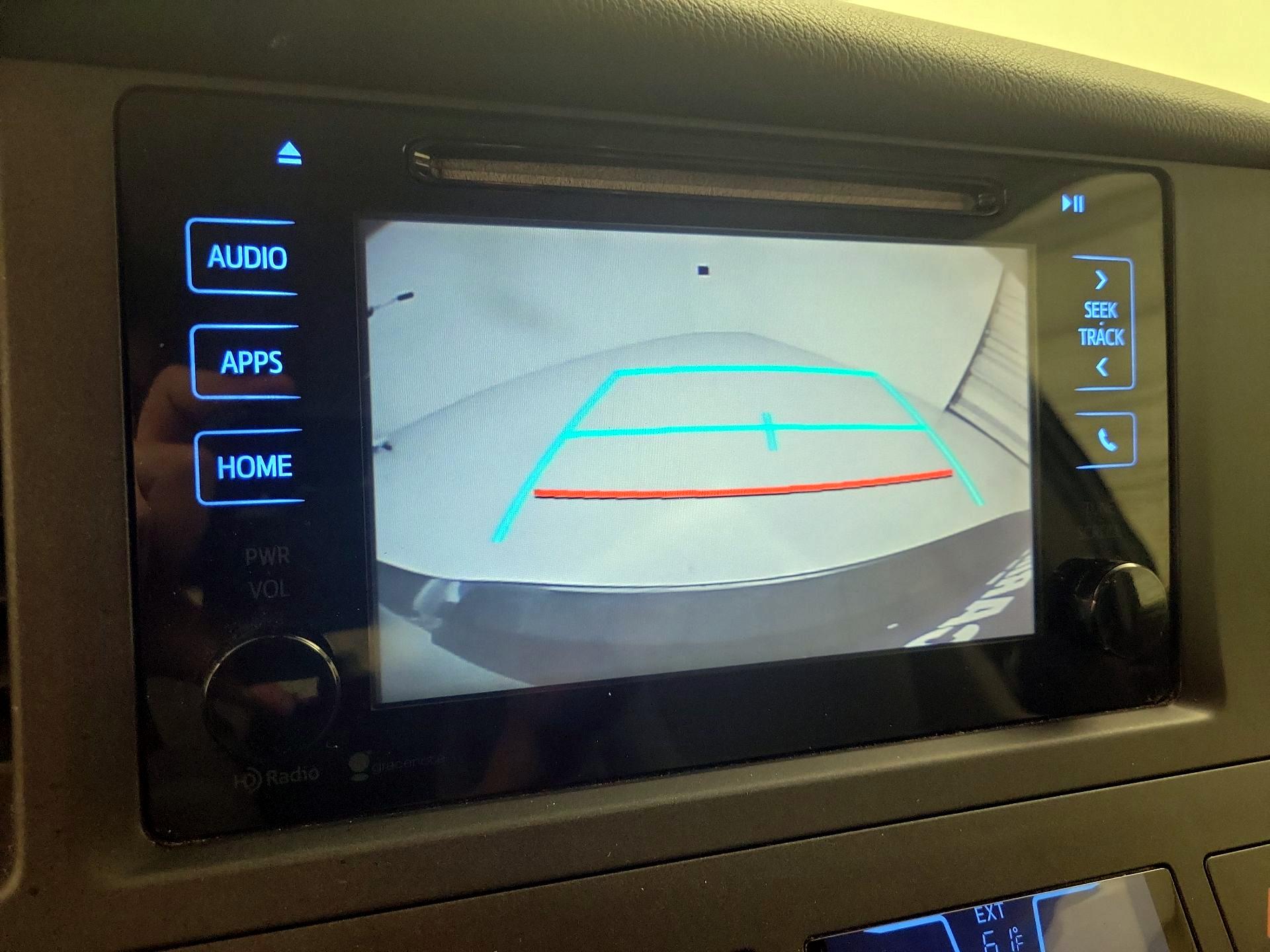 Thumbnail: 2015 Toyota Sienna - 14