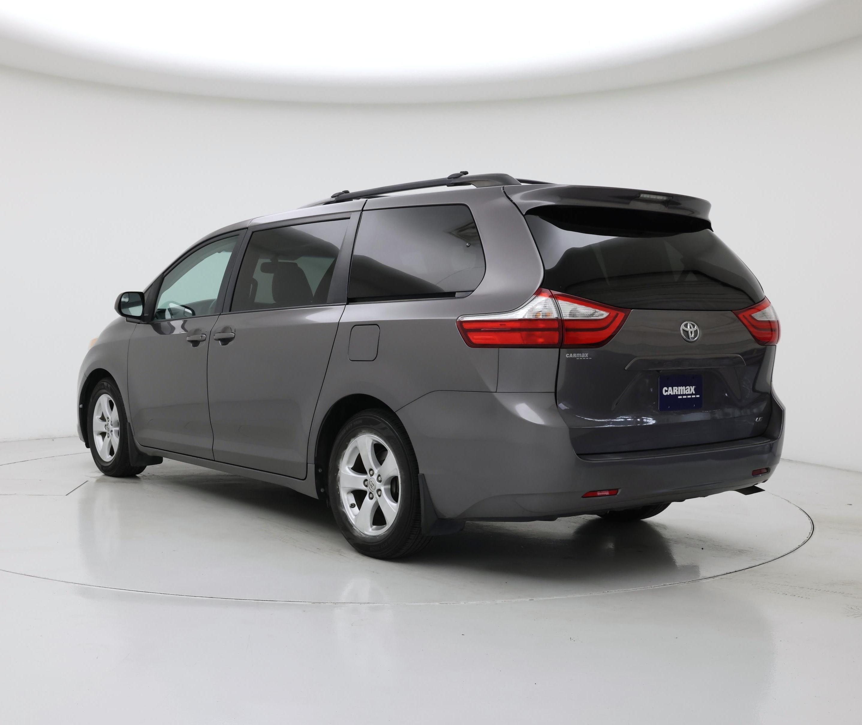 Thumbnail: 2015 Toyota Sienna - 2
