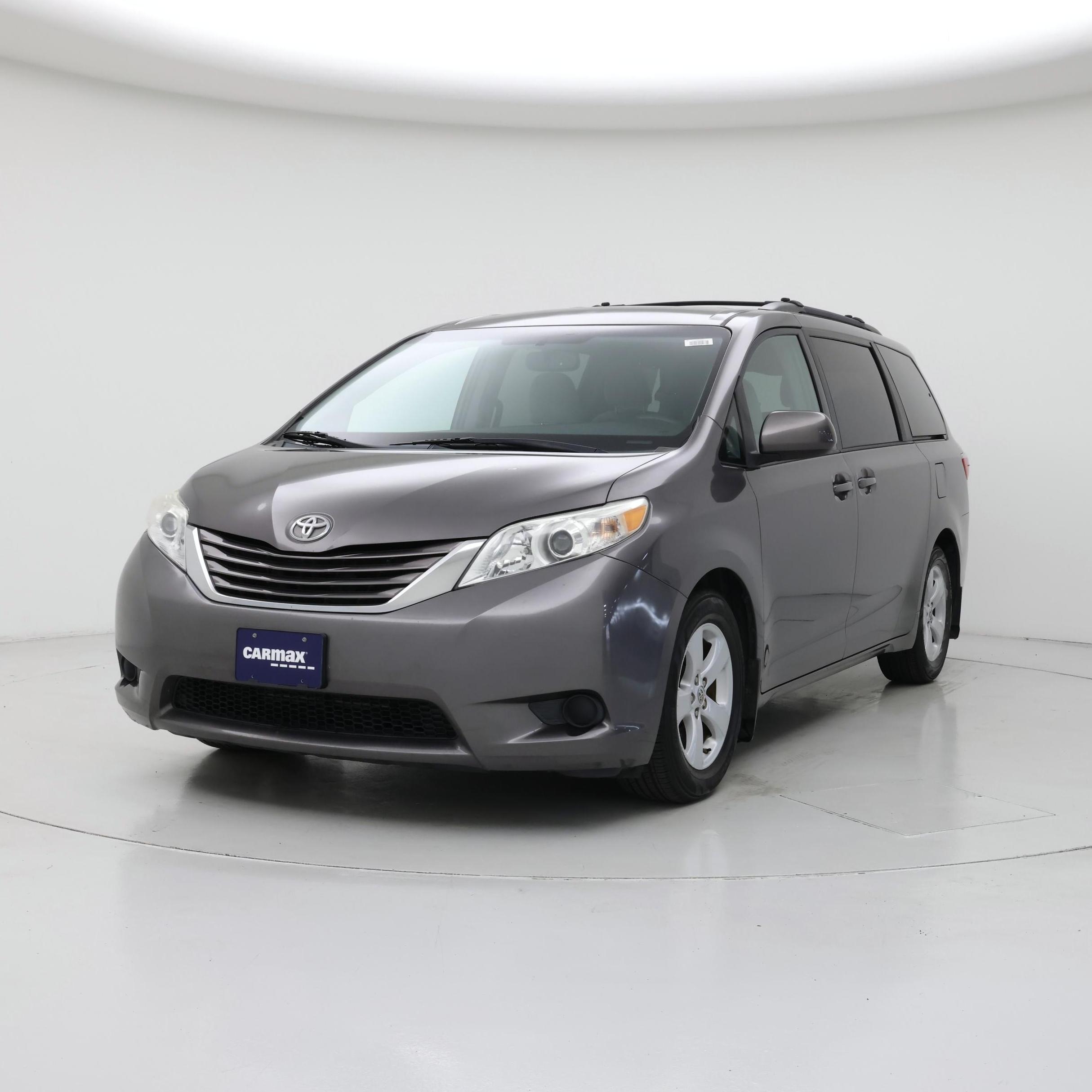 Thumbnail: 2015 Toyota Sienna - 4
