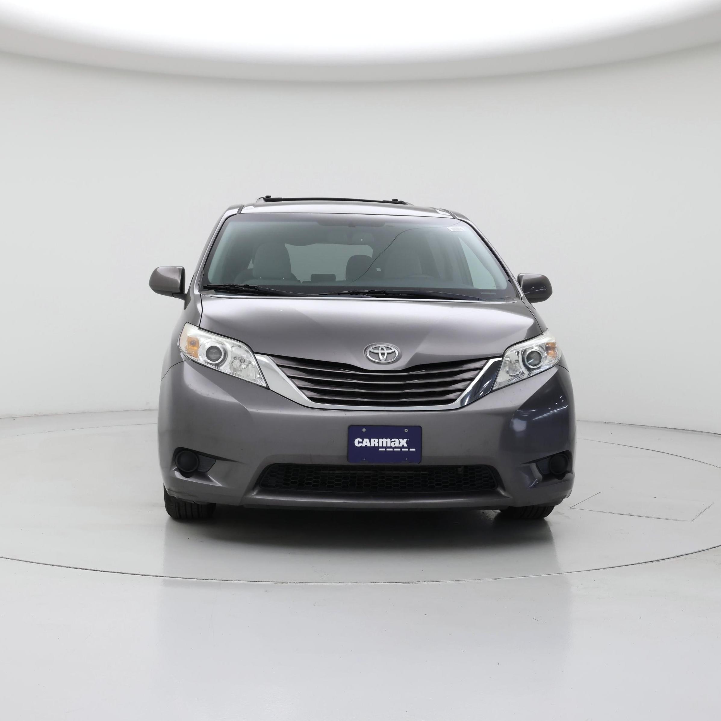 Thumbnail: 2015 Toyota Sienna - 5