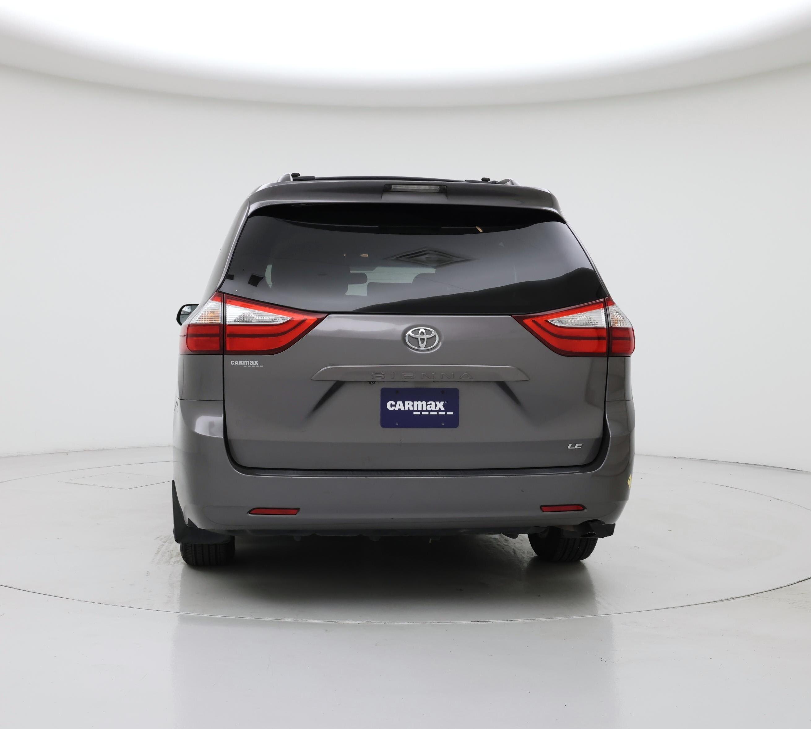 Thumbnail: 2015 Toyota Sienna - 6