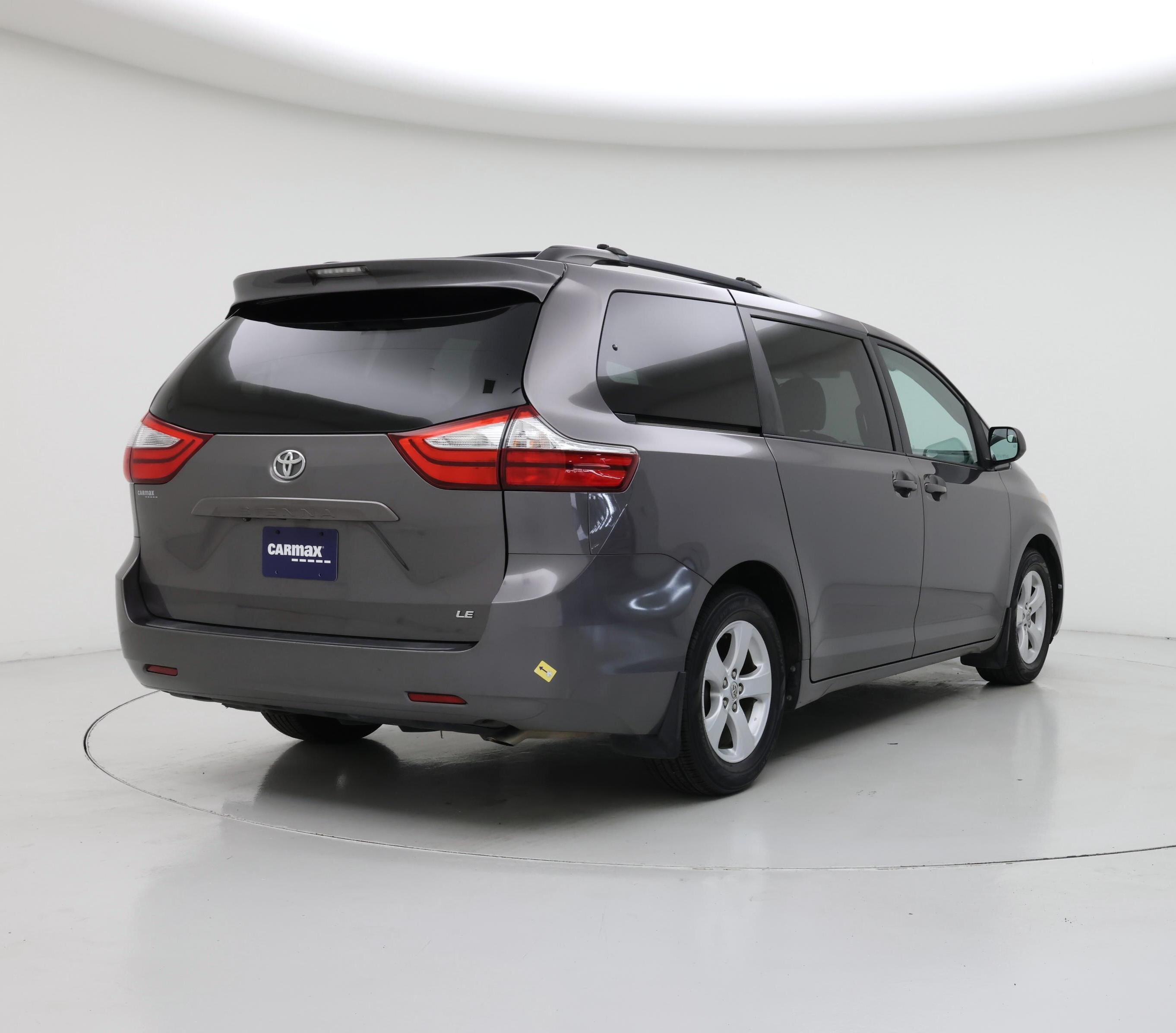 Thumbnail: 2015 Toyota Sienna - 8