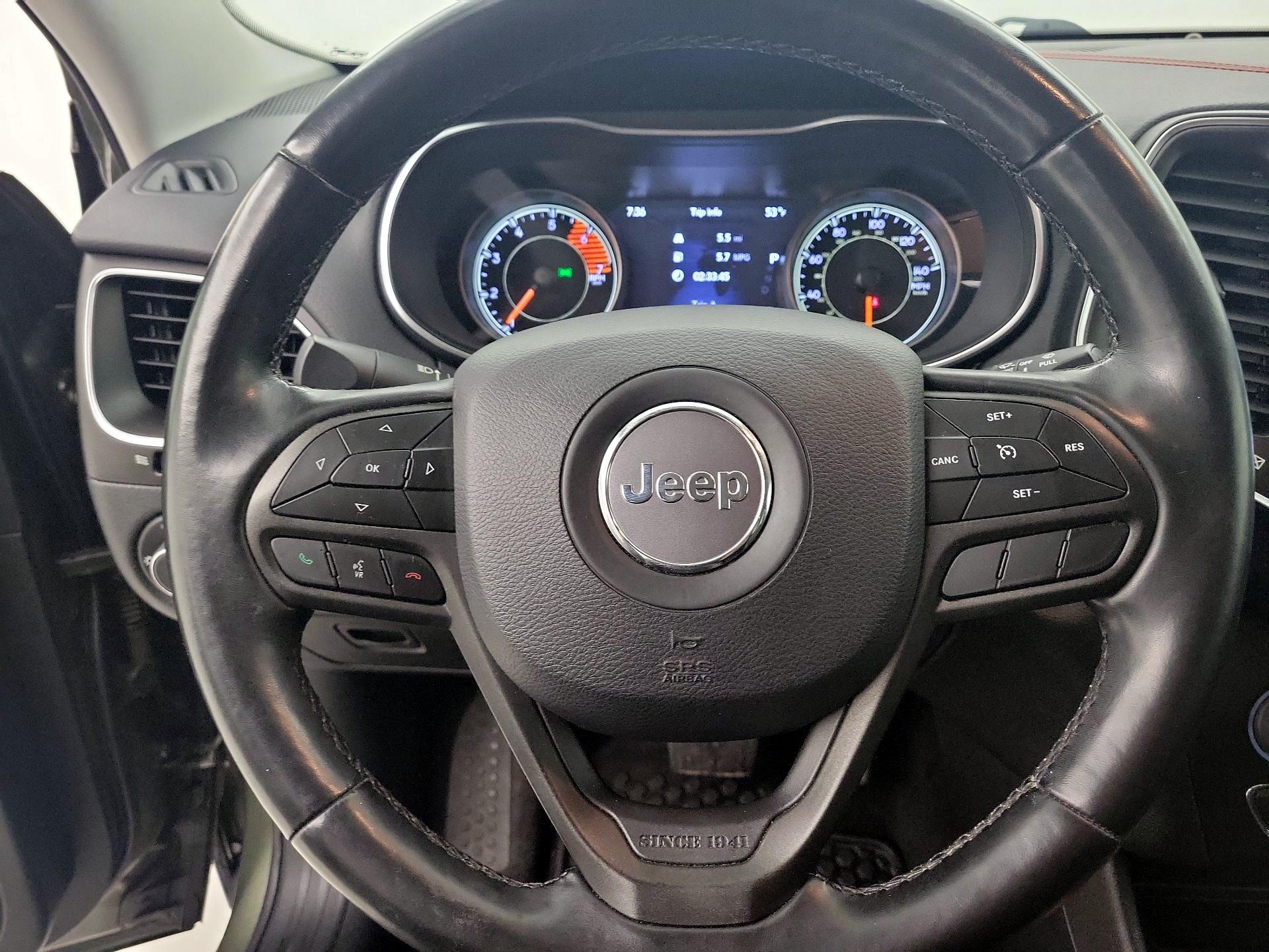 Thumbnail: 2020 Jeep Cherokee - 10