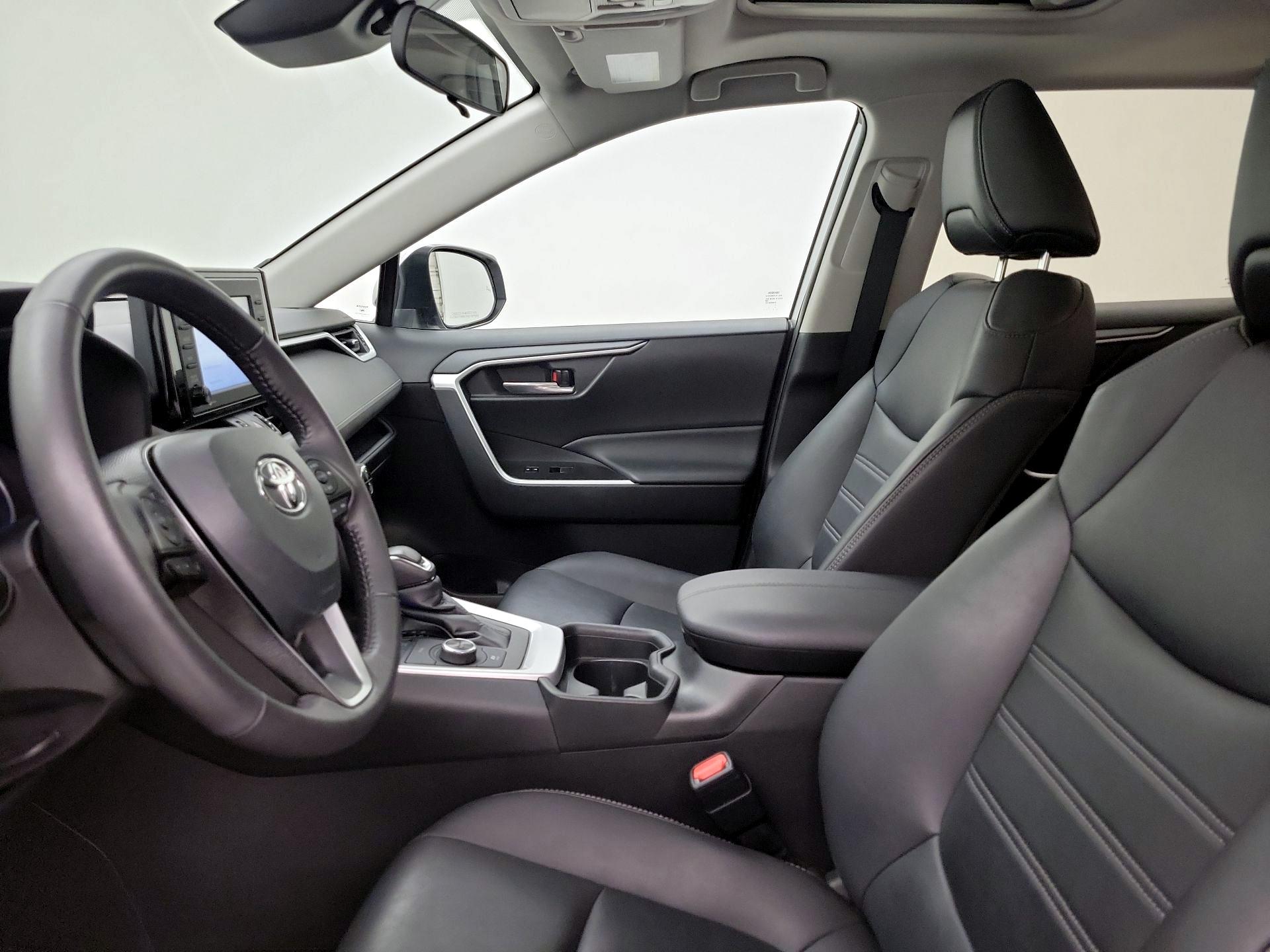Thumbnail: 2021 Toyota RAV4 - 11