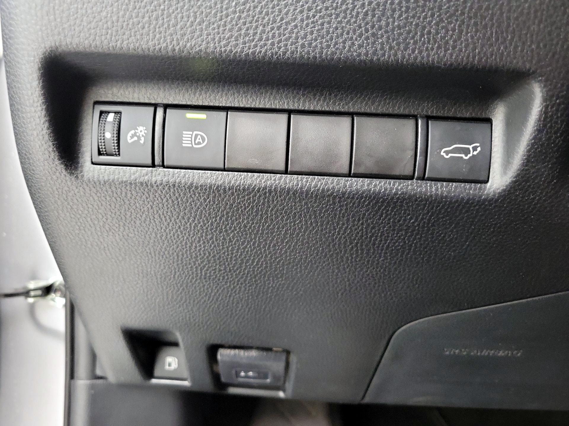 Thumbnail: 2021 Toyota RAV4 - 13