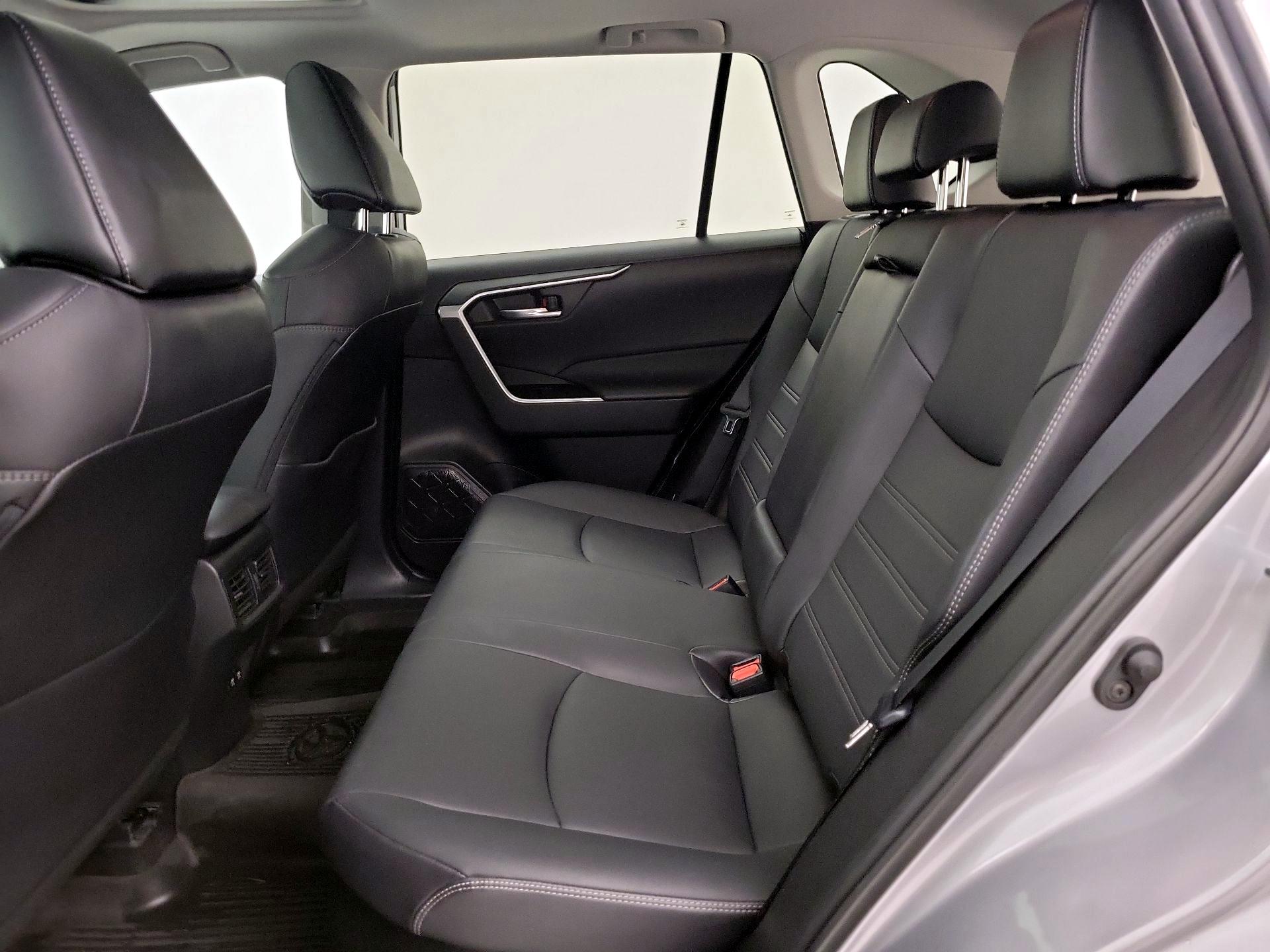 Thumbnail: 2021 Toyota RAV4 - 20