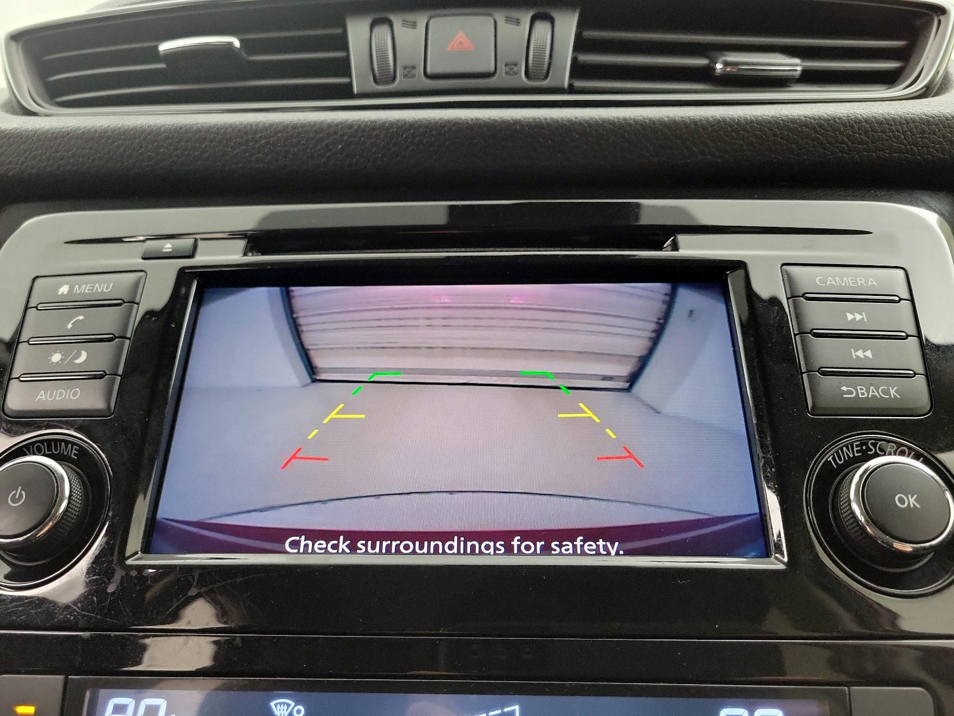 Thumbnail: 2019 Nissan Rogue - 14