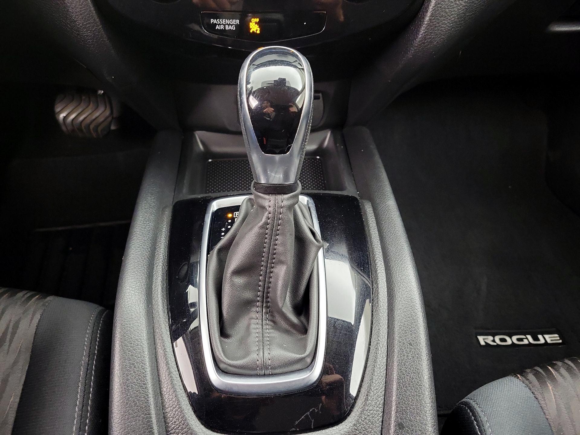 Thumbnail: 2019 Nissan Rogue - 17