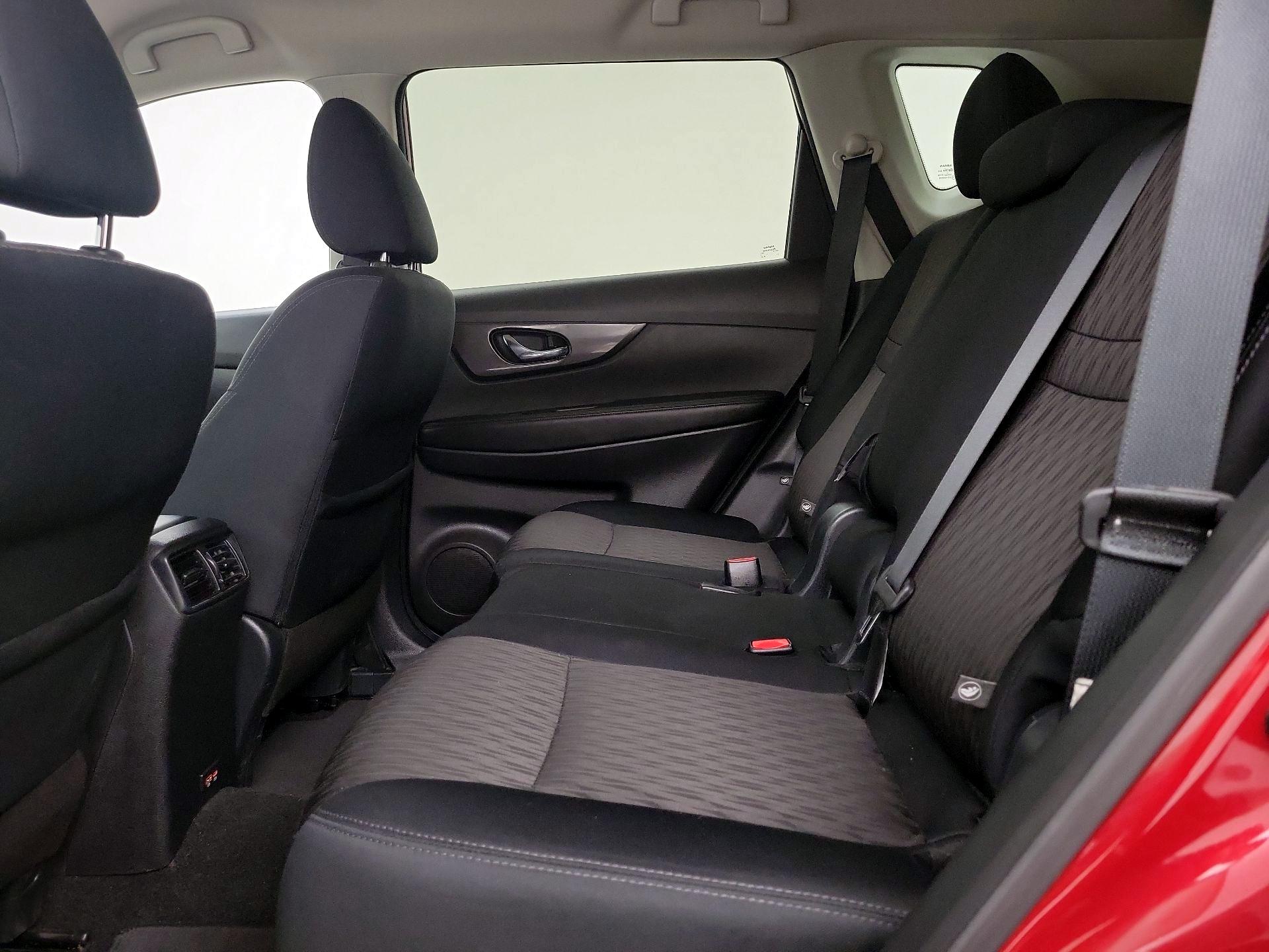 Thumbnail: 2019 Nissan Rogue - 19