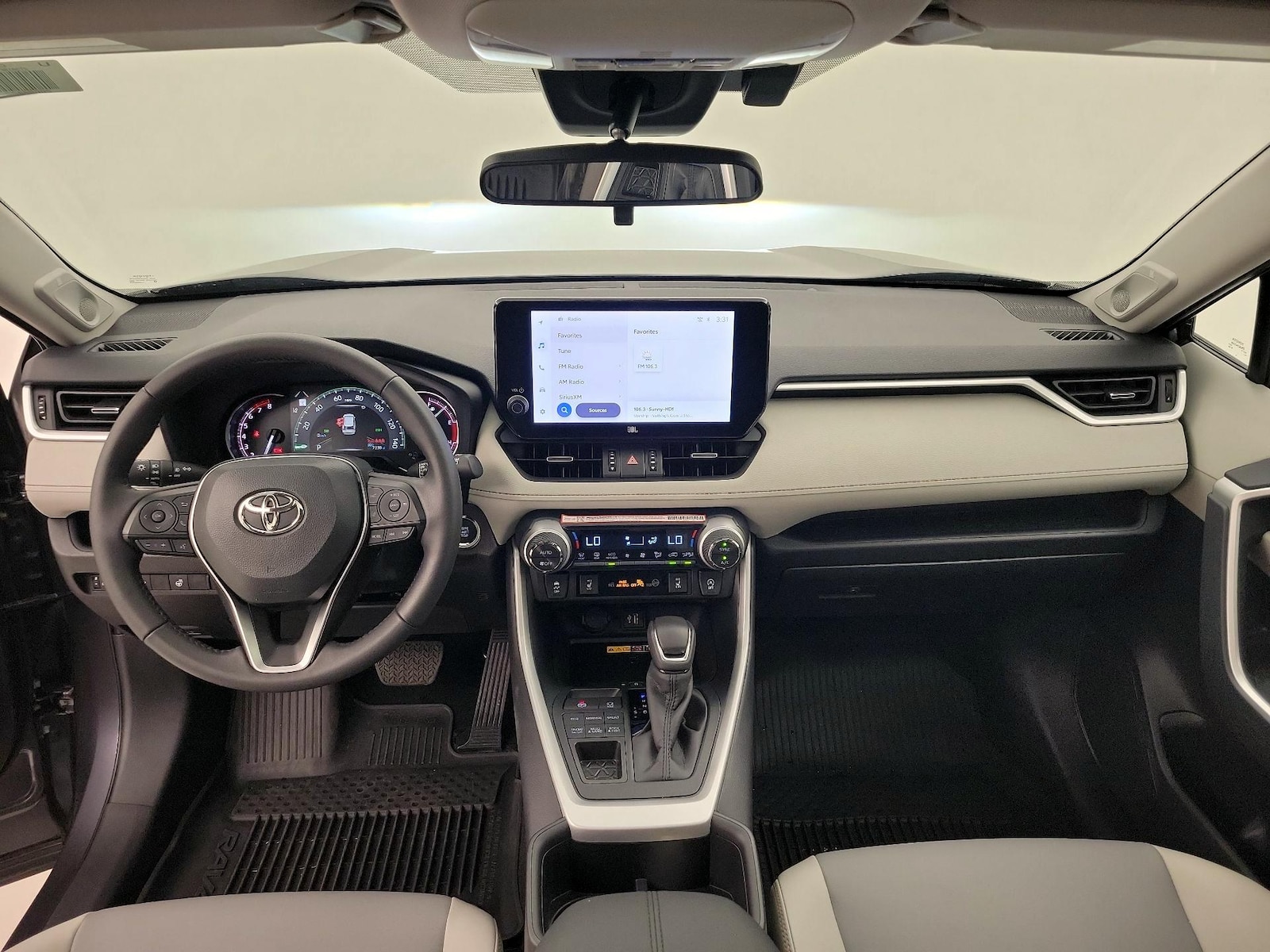 2025 Toyota RAV4 XLE Premium - Photo 10