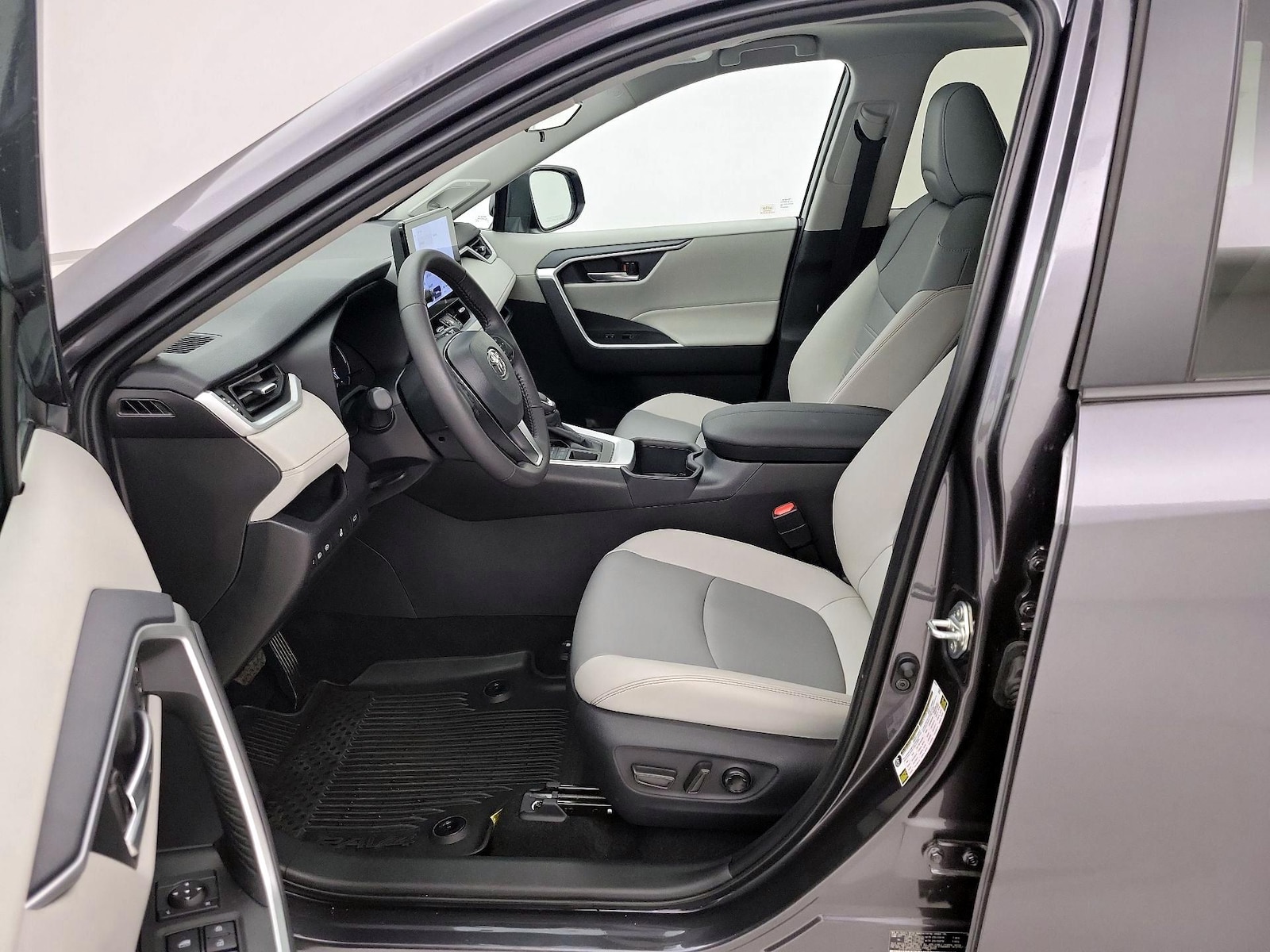 2025 Toyota RAV4 XLE Premium - Photo 12