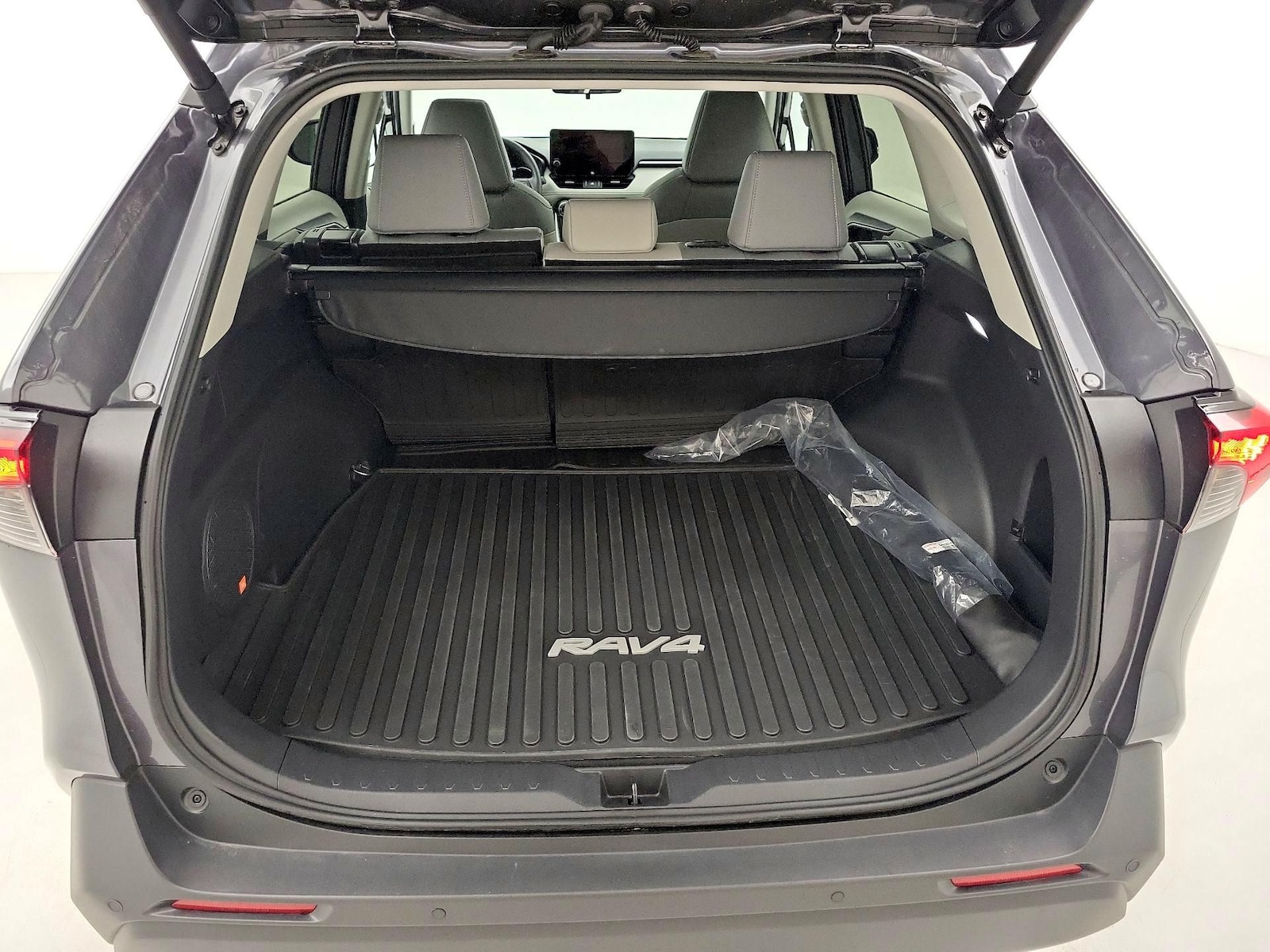 2025 Toyota RAV4 XLE Premium - Photo 22