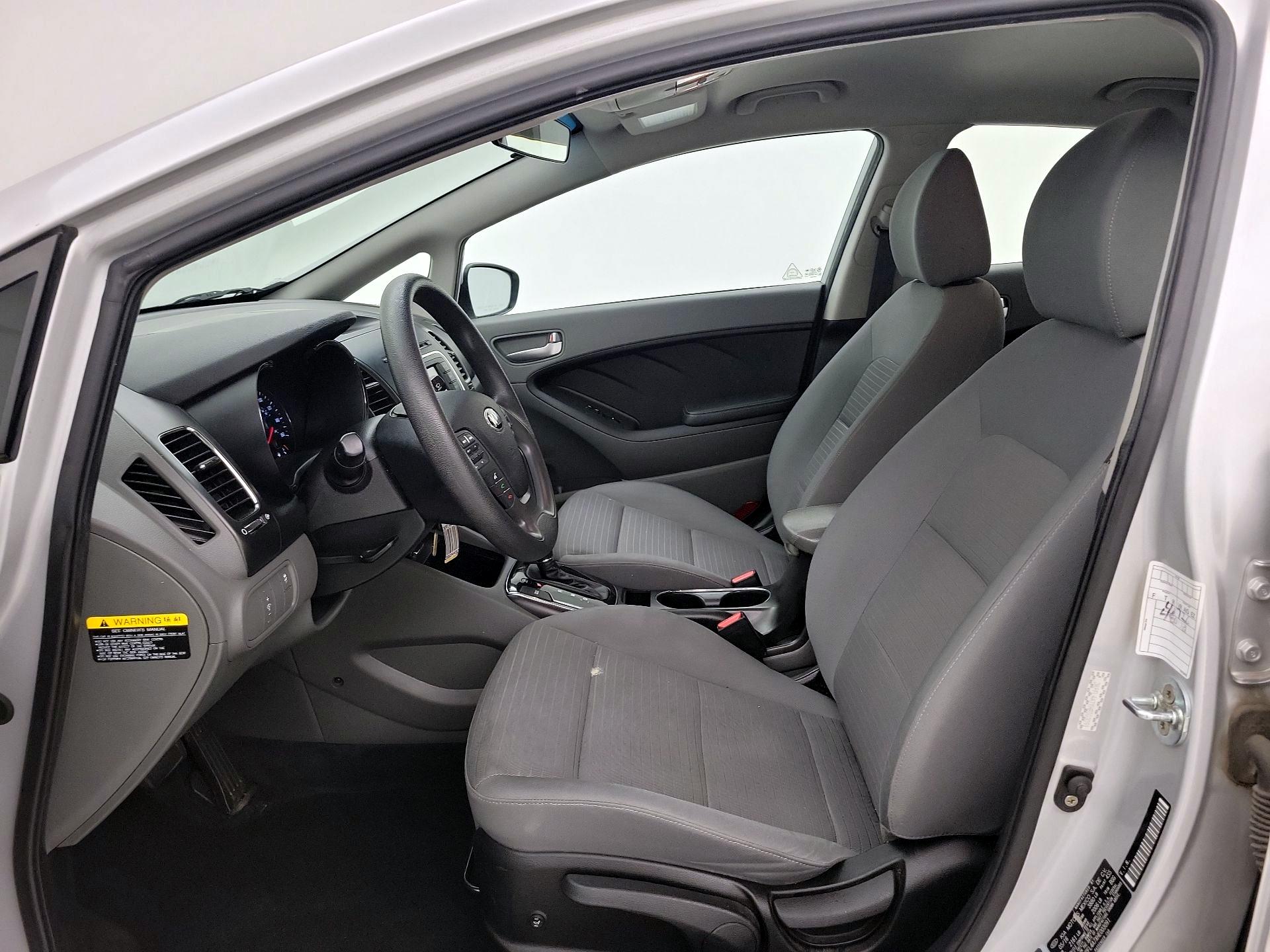Thumbnail: 2017 Kia Forte - 11