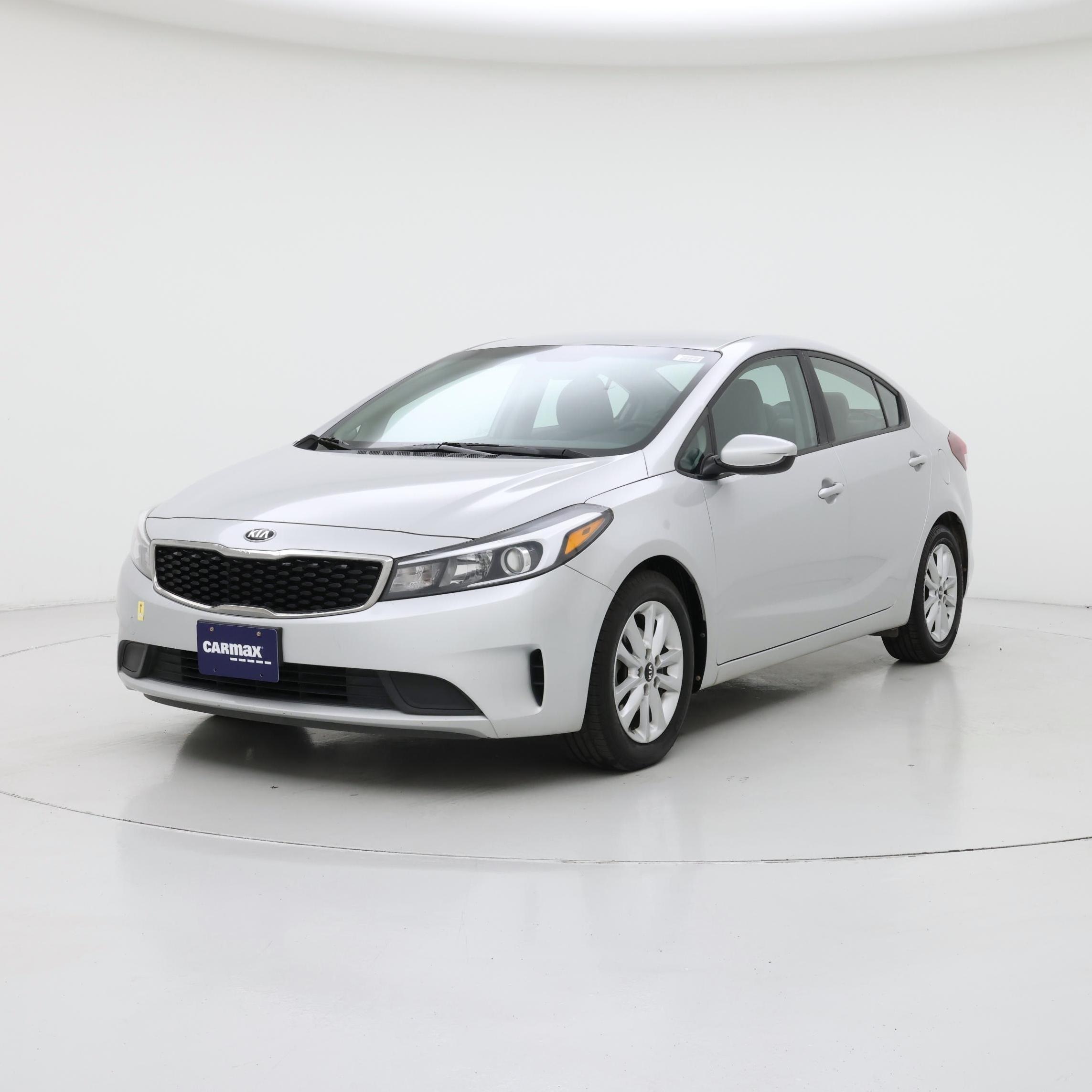Thumbnail: 2017 Kia Forte - 4