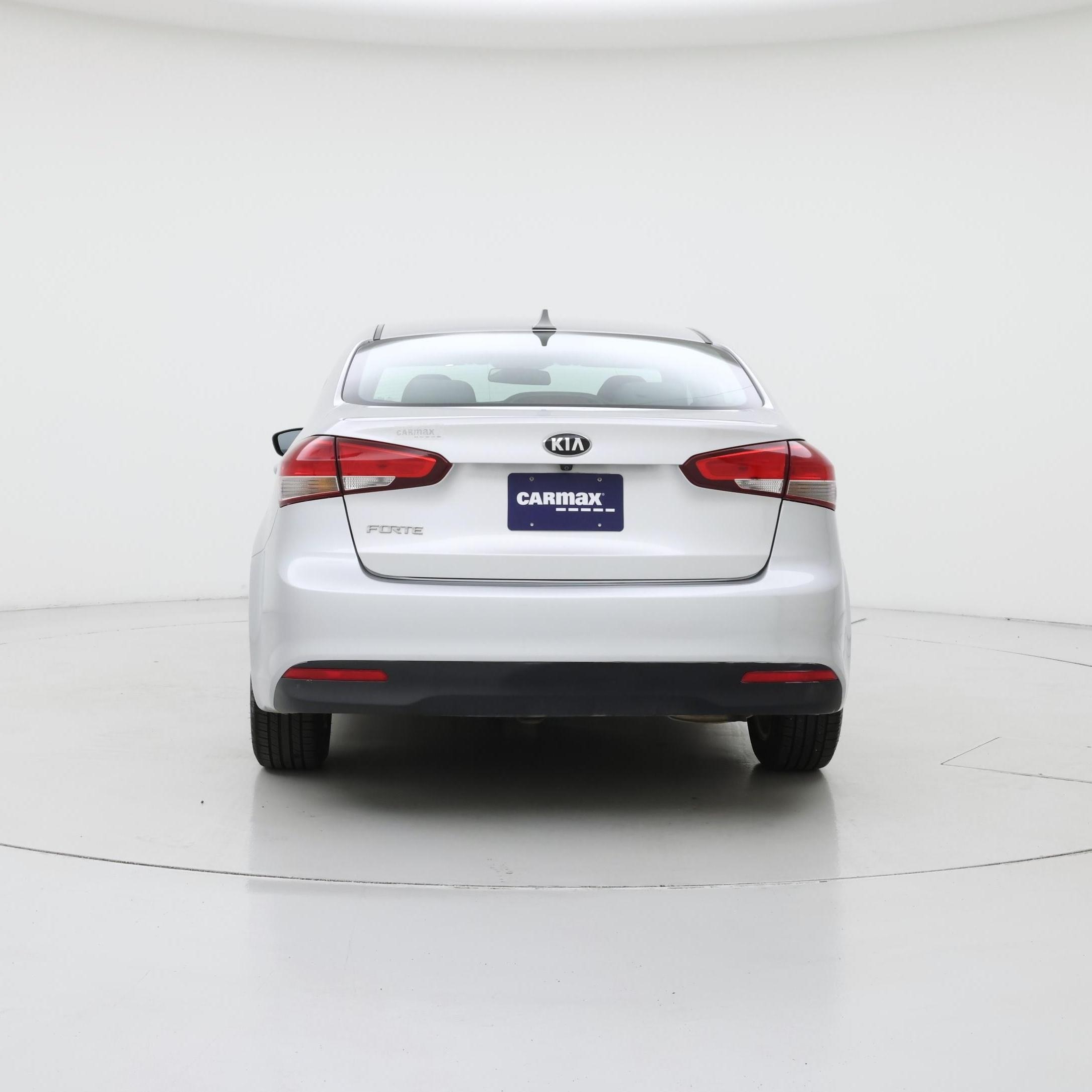 Thumbnail: 2017 Kia Forte - 6