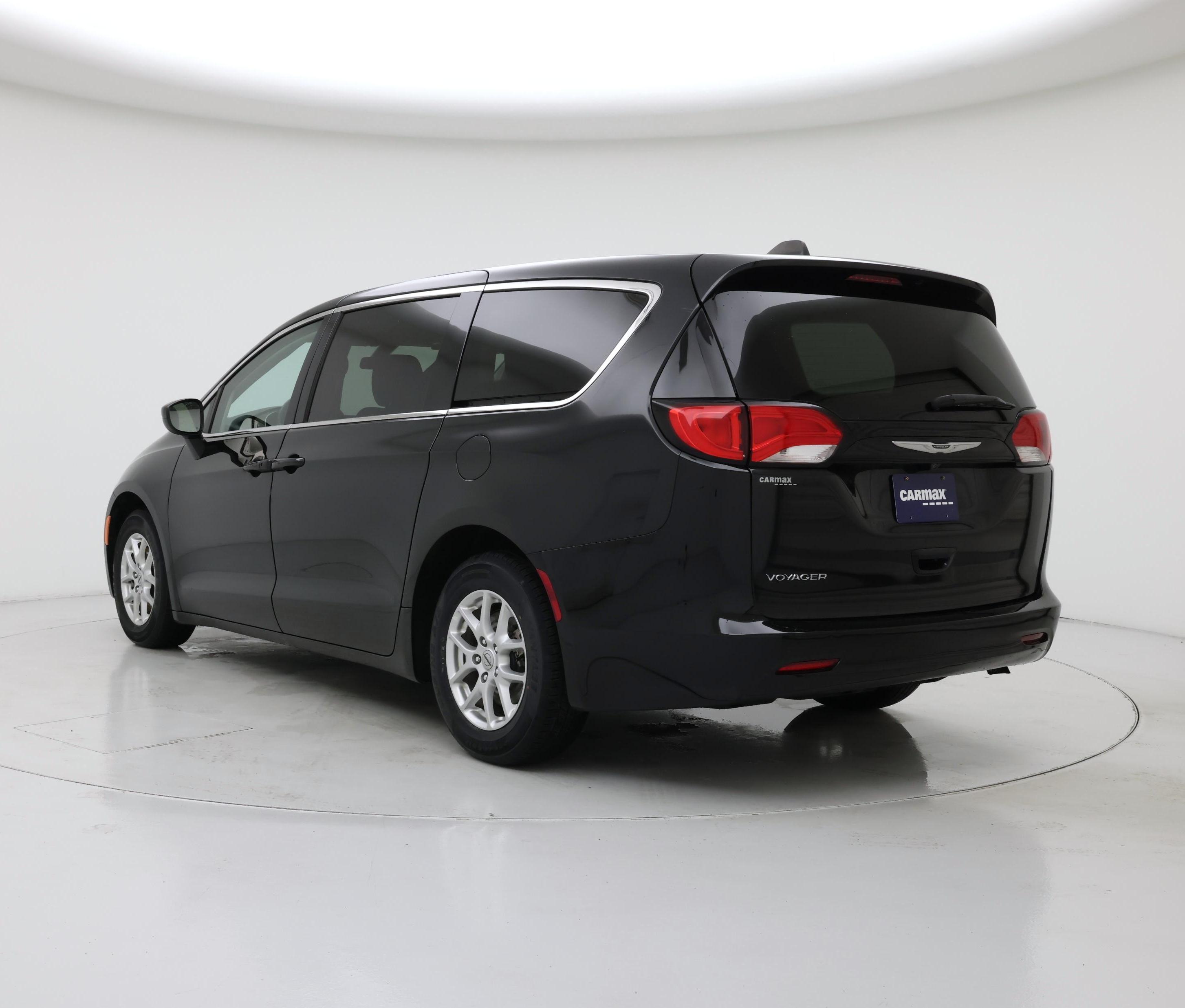 Thumbnail: 2022 Chrysler Voyager - 2