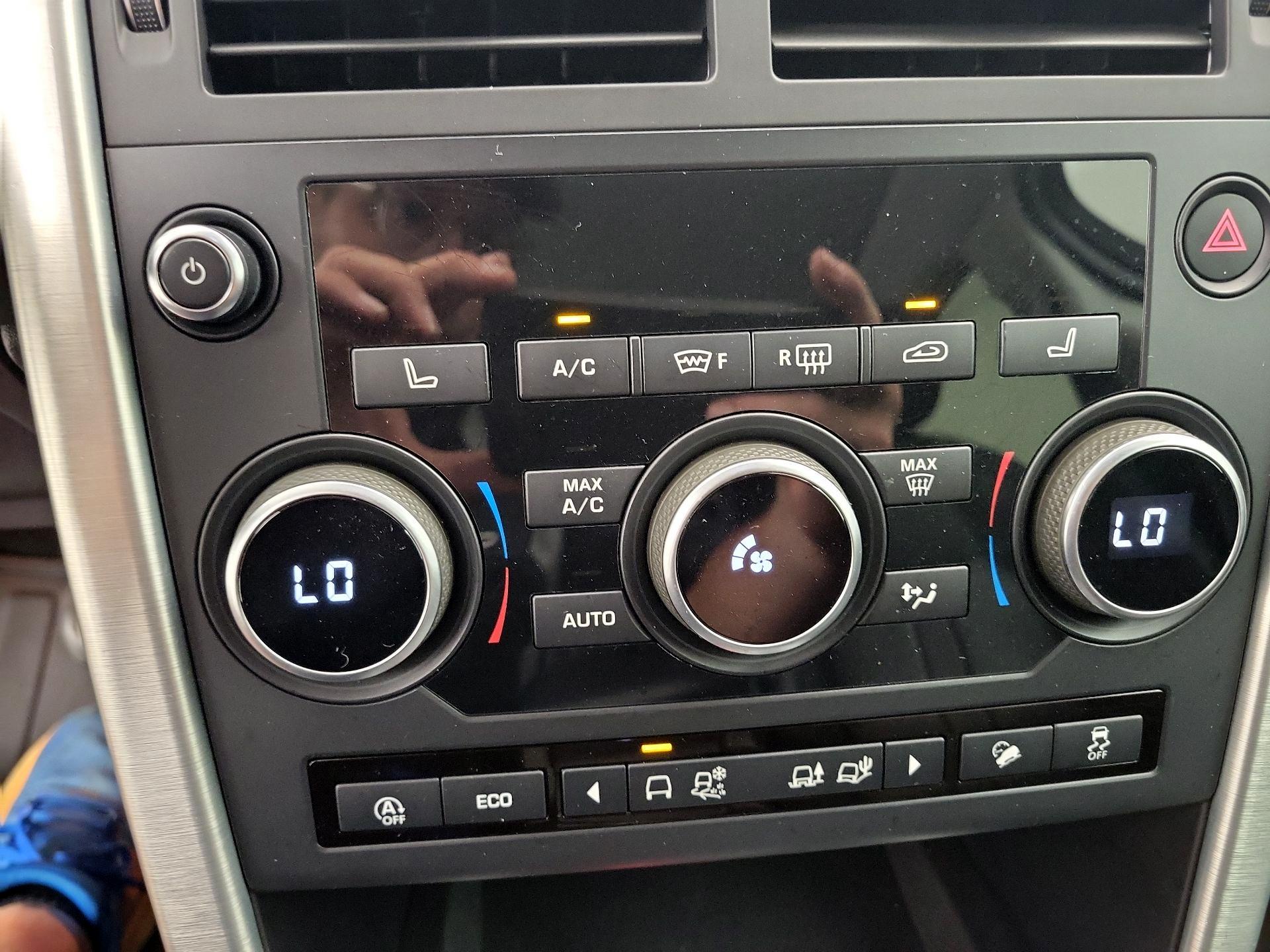 Thumbnail: 2018 Land Rover Discovery Sport - 16