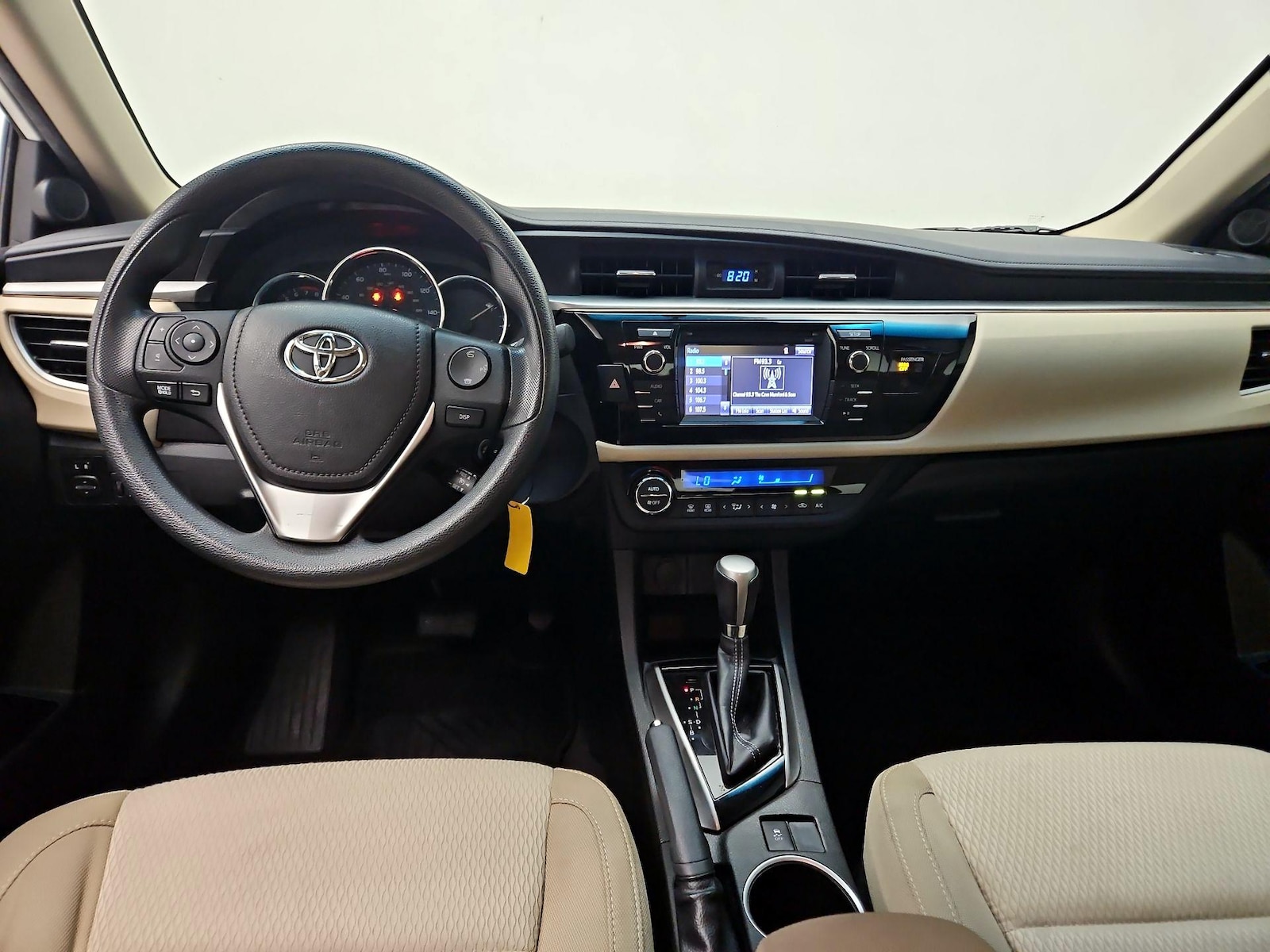 2016 Toyota Corolla LE - Photo 10