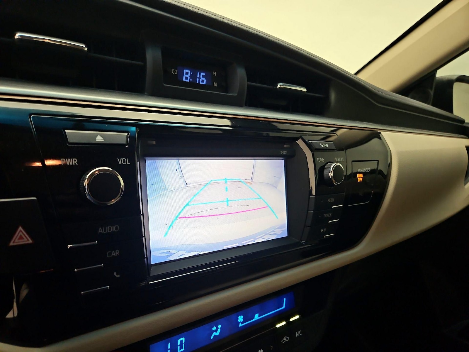 2016 Toyota Corolla LE - Photo 15