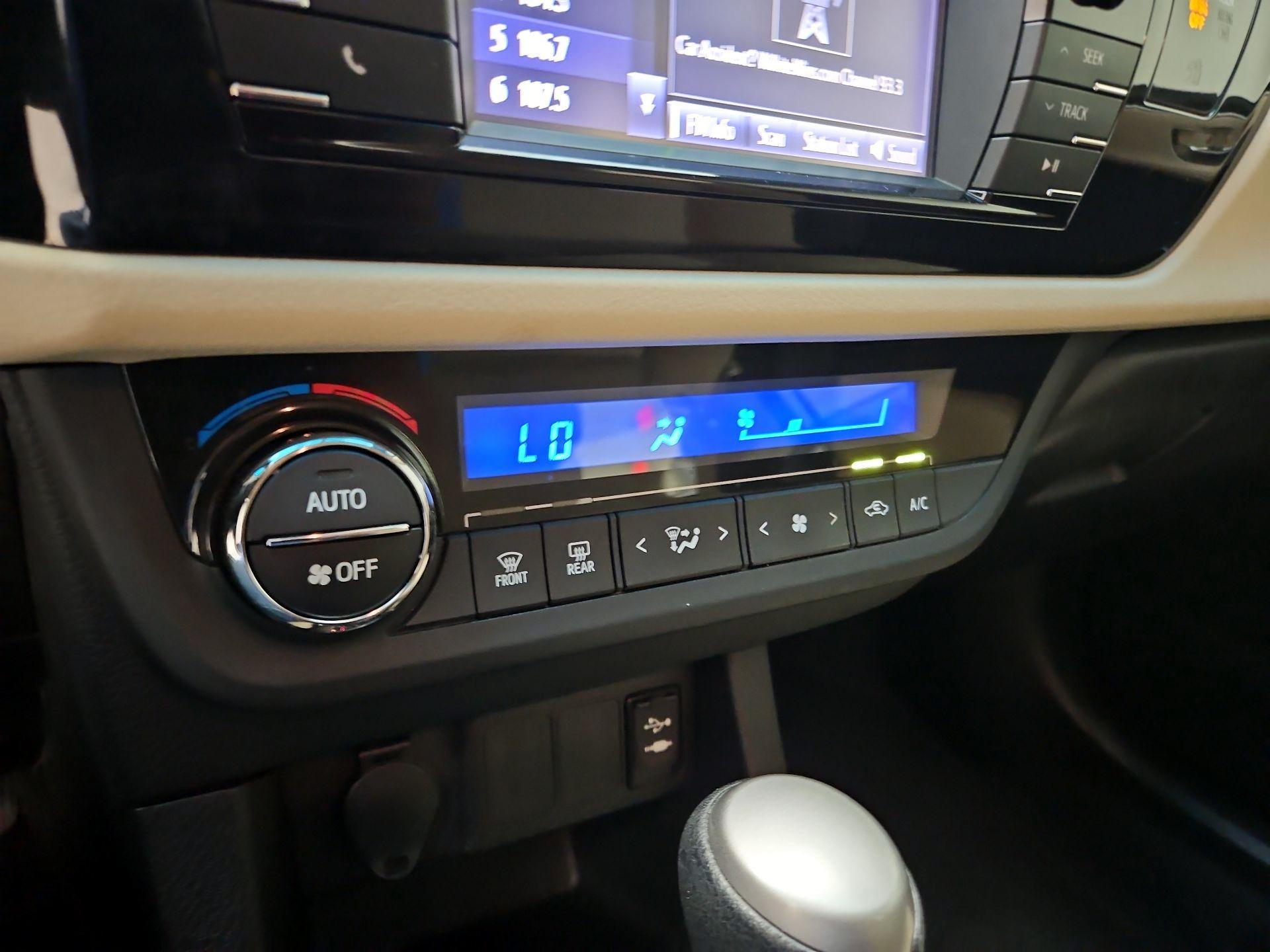 Thumbnail: 2016 Toyota Corolla - 16