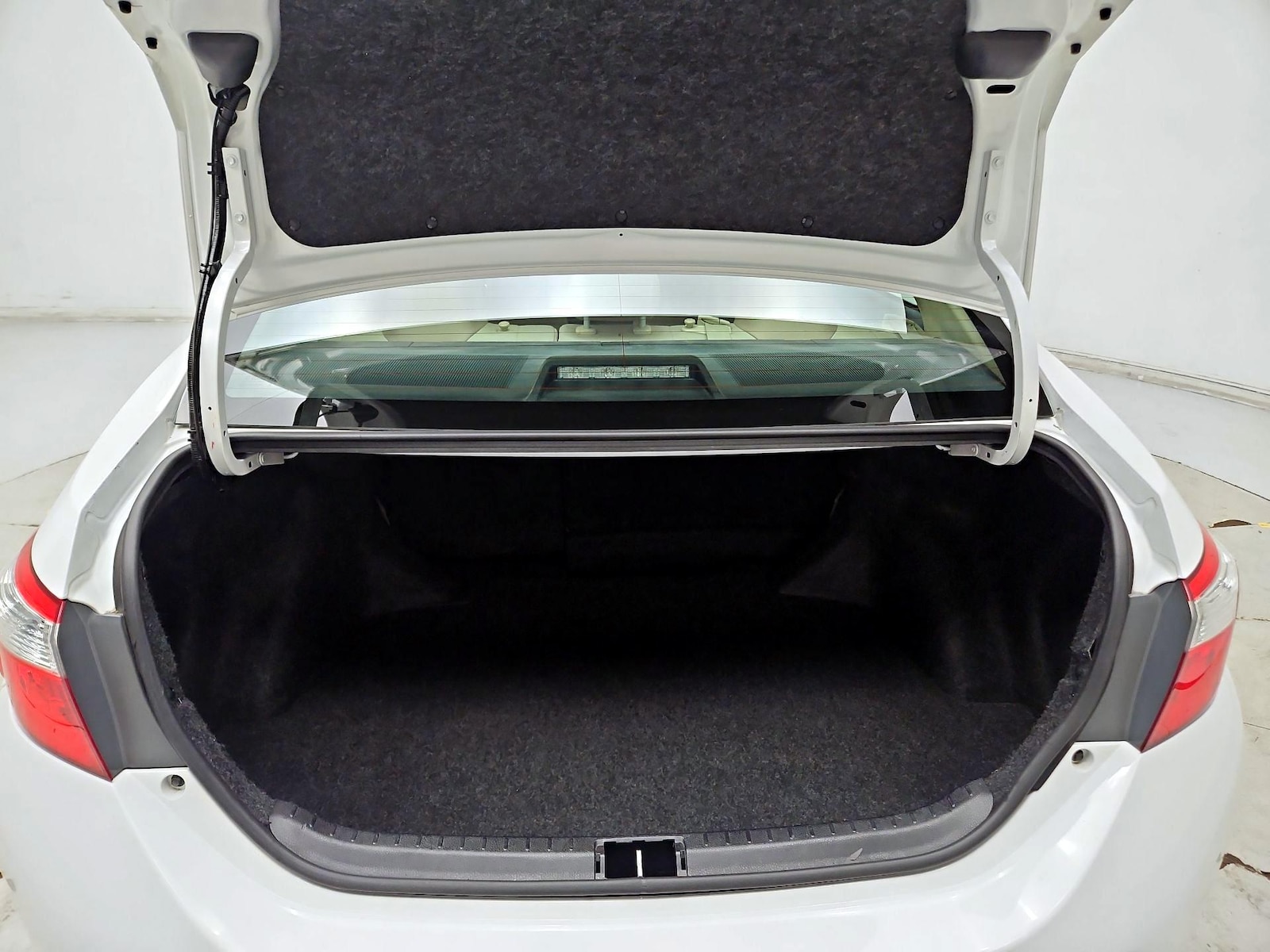 2016 Toyota Corolla LE - Photo 21