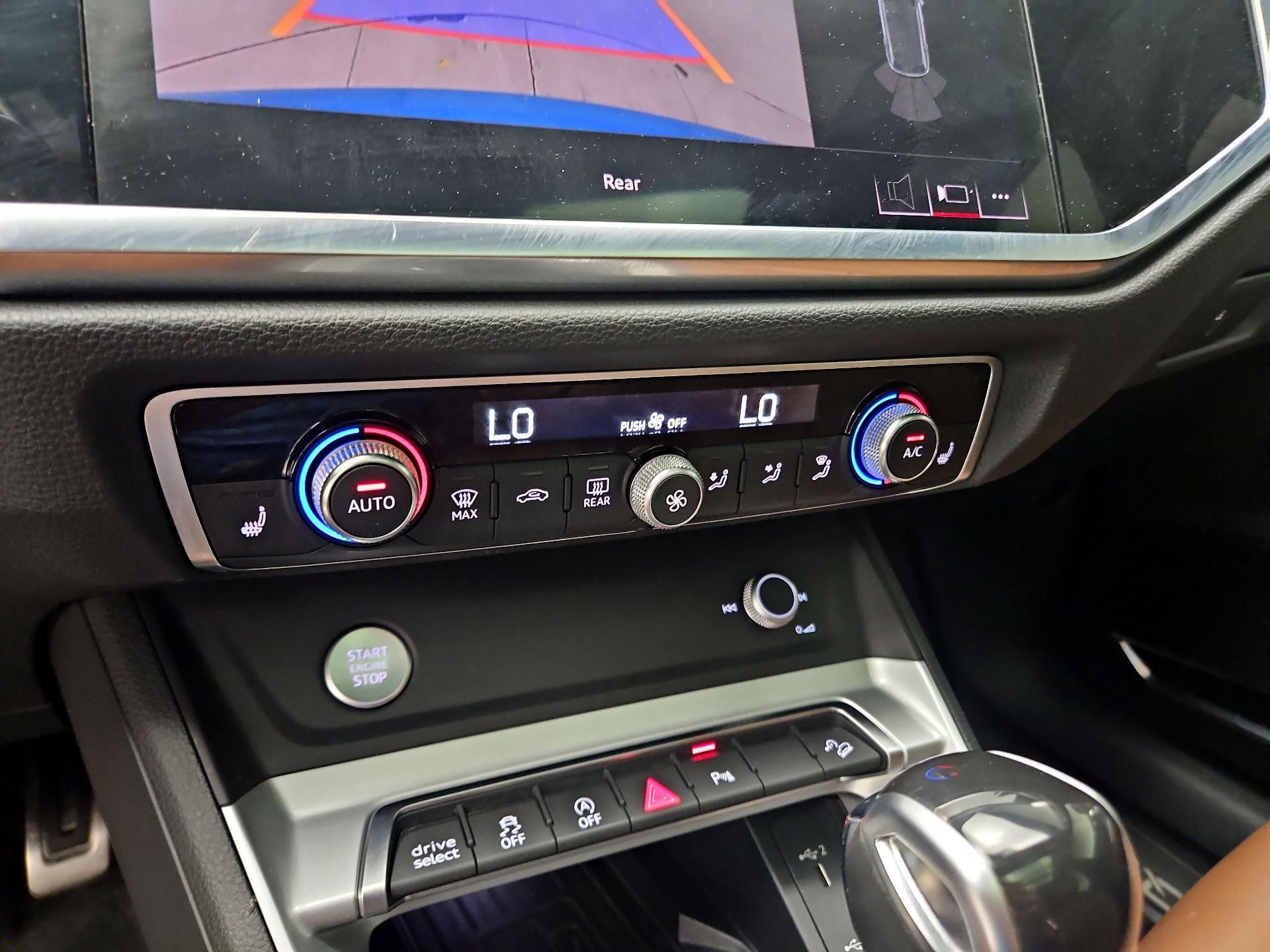 Thumbnail: 2020 Audi Q3 - 17