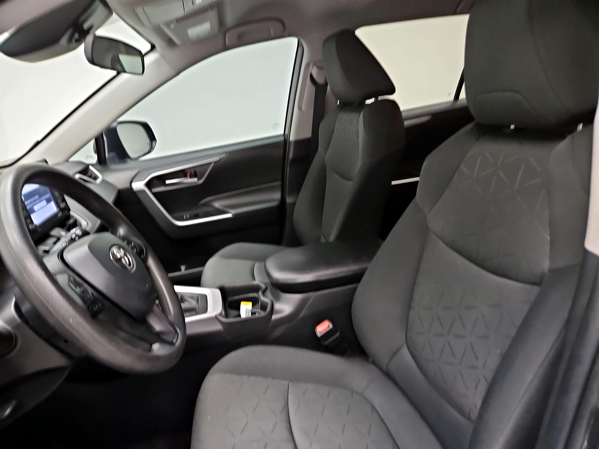 Thumbnail: 2021 Toyota RAV4 - 11