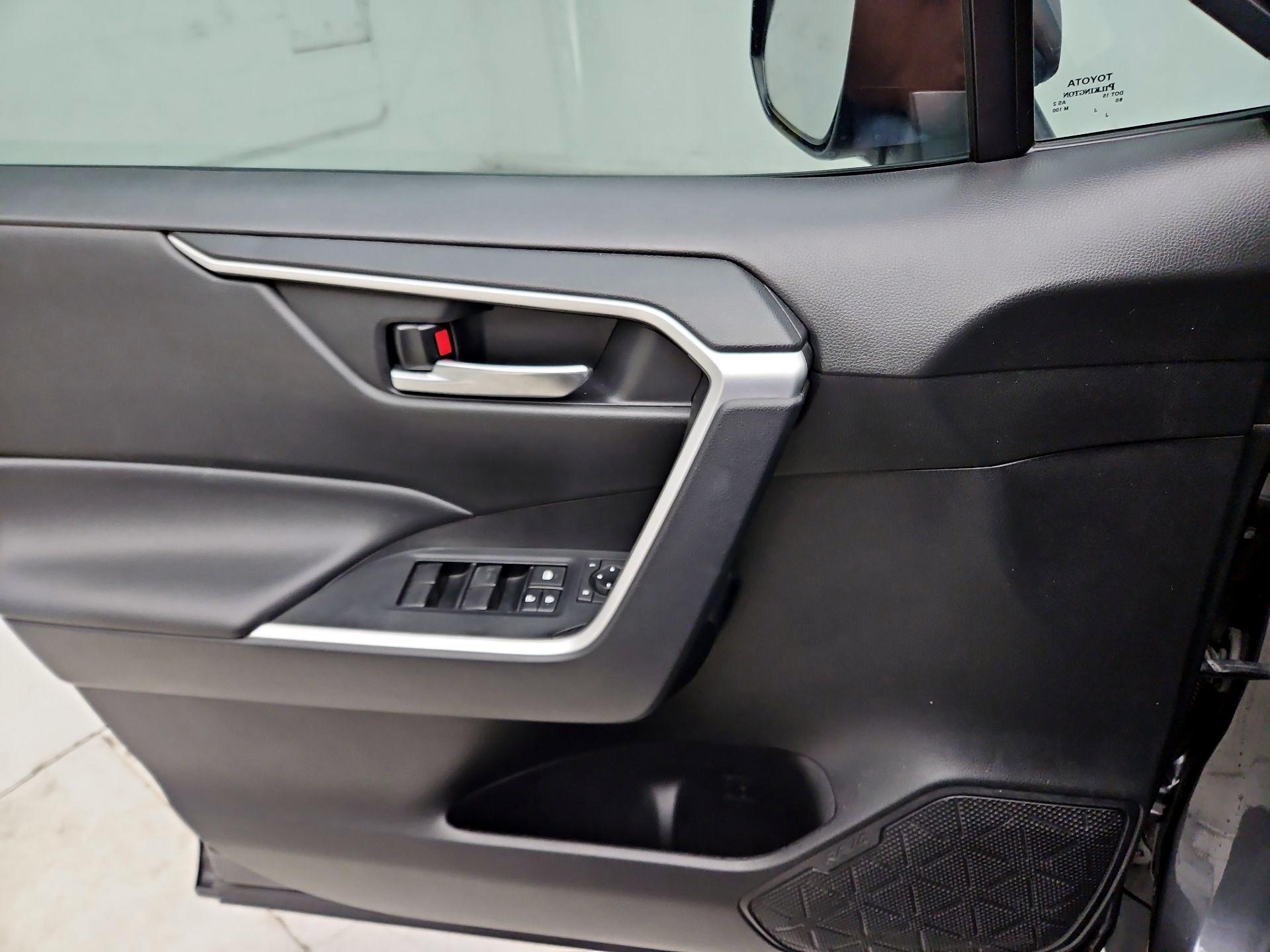 Thumbnail: 2021 Toyota RAV4 - 12