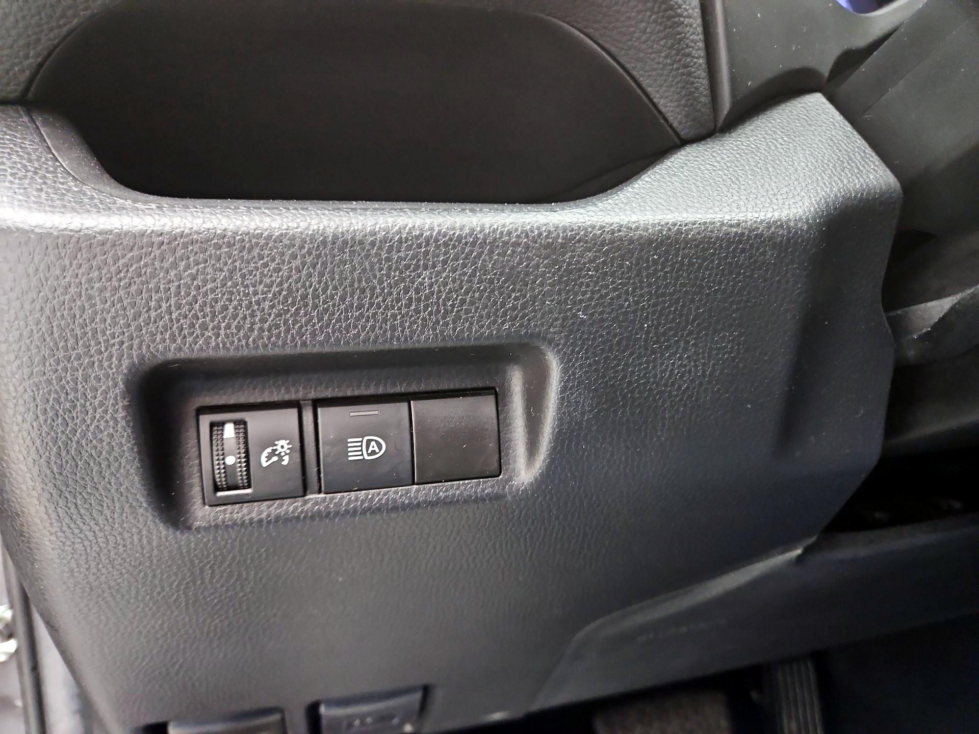 Thumbnail: 2021 Toyota RAV4 - 13