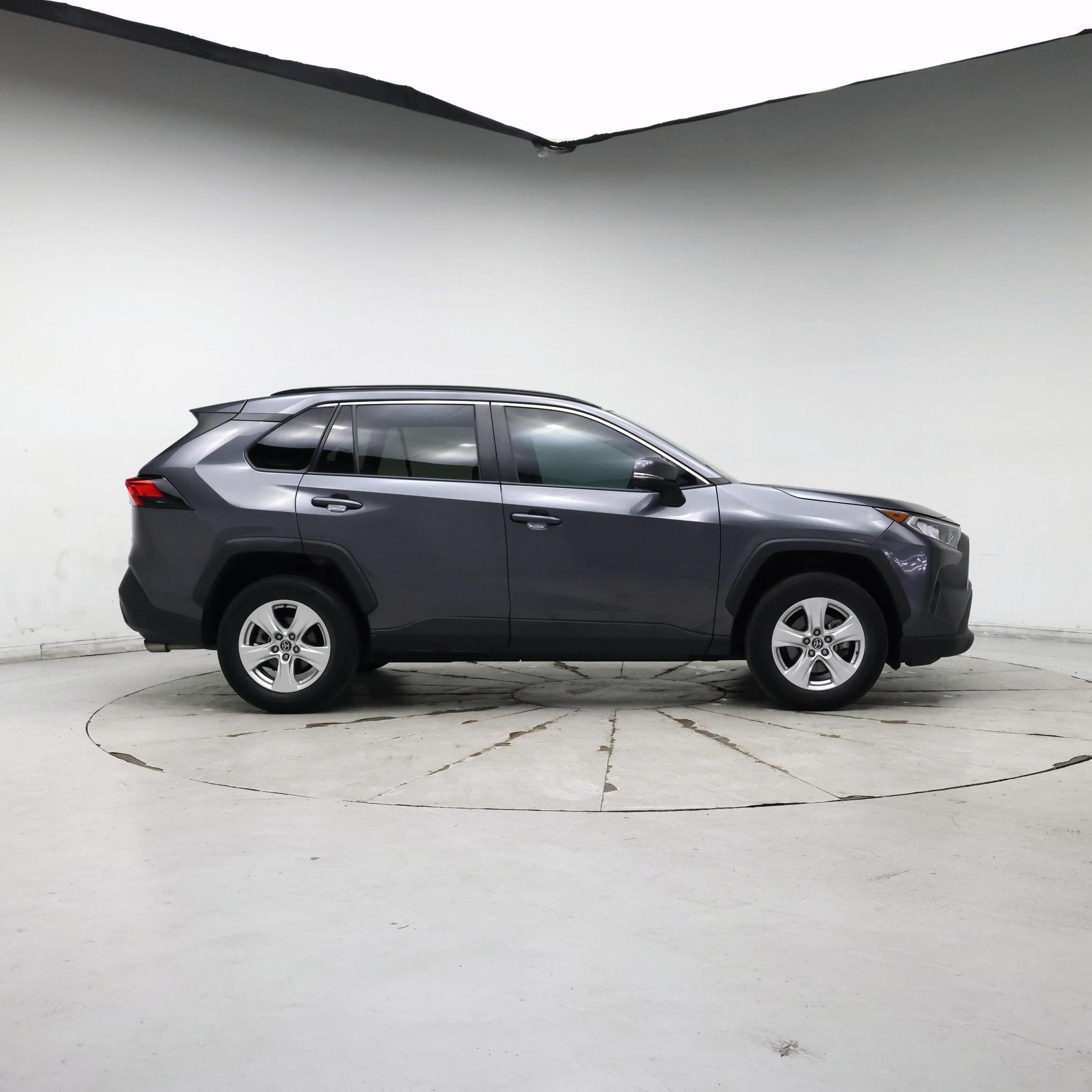 Thumbnail: 2021 Toyota RAV4 - 7