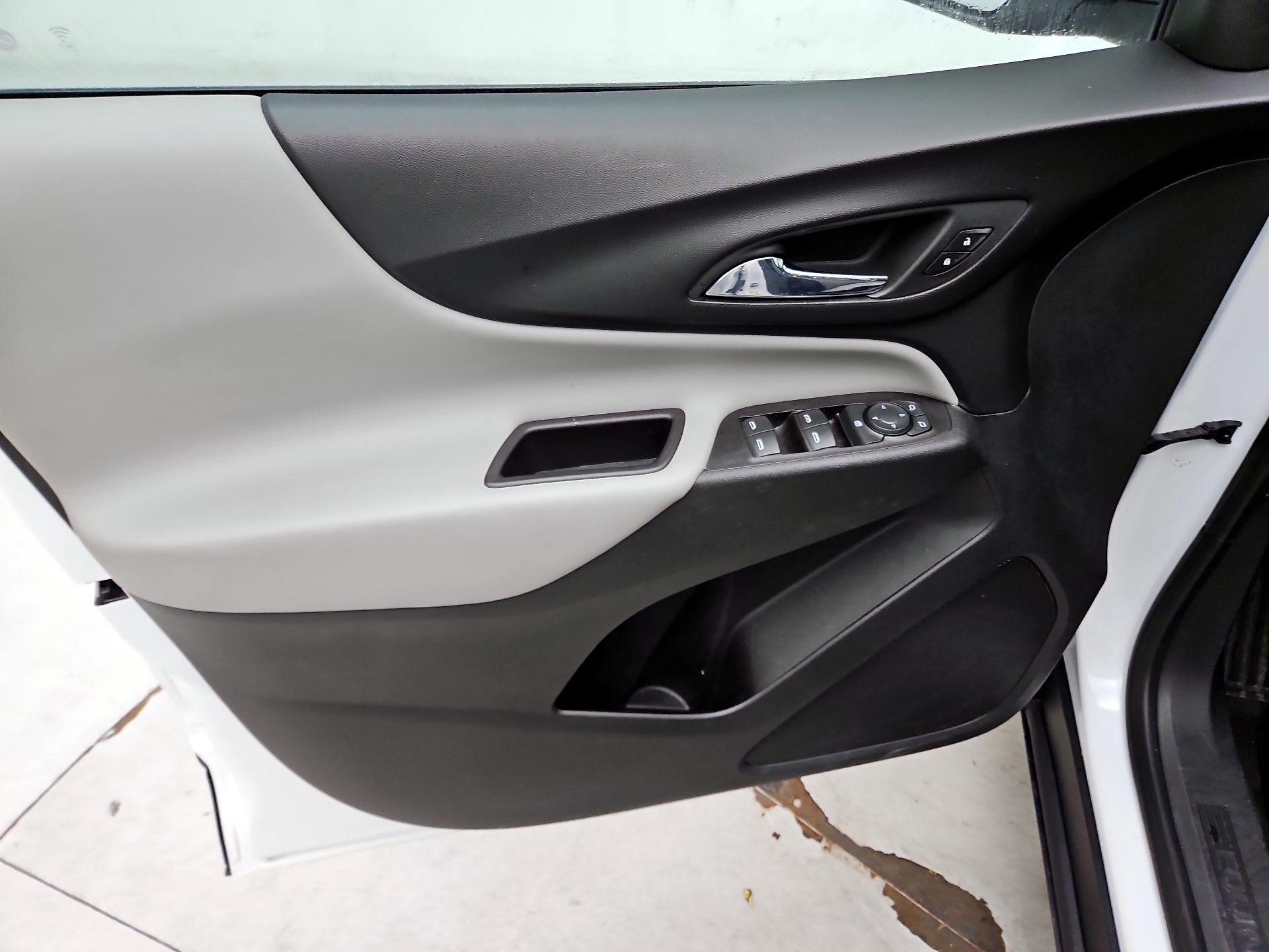 Thumbnail: 2018 Chevrolet Equinox - 12