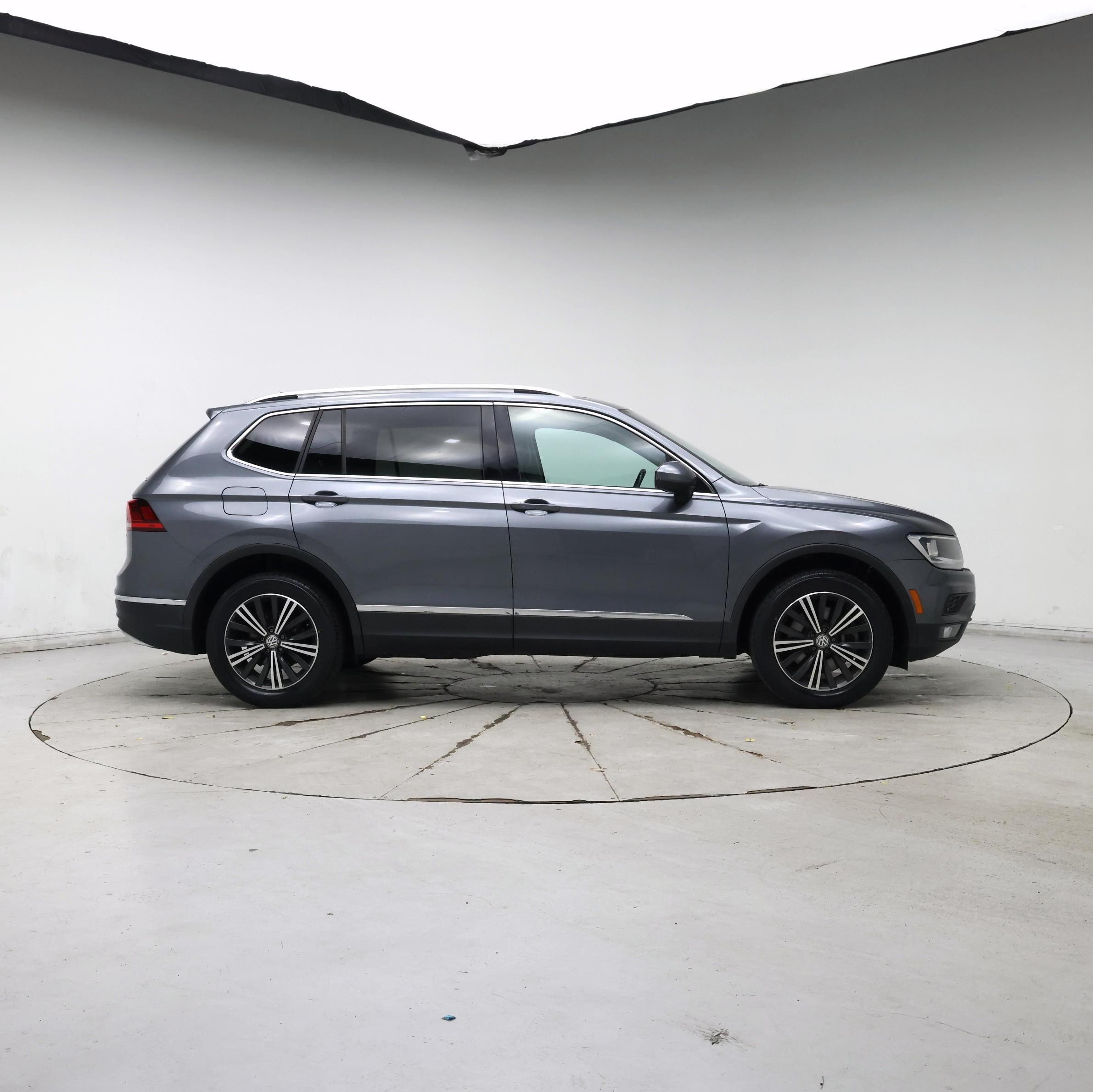 Thumbnail: 2019 Volkswagen Tiguan - 7