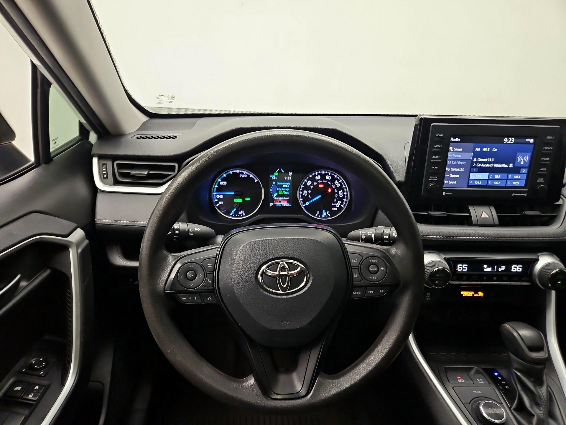 Thumbnail: 2021 Toyota RAV4 - 10
