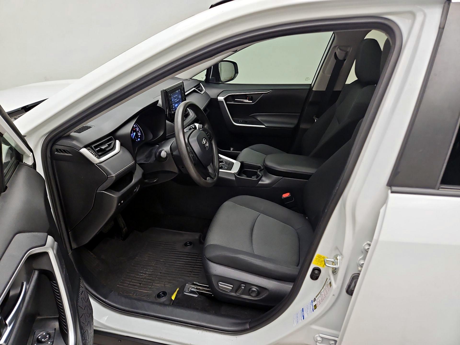Thumbnail: 2021 Toyota RAV4 - 11