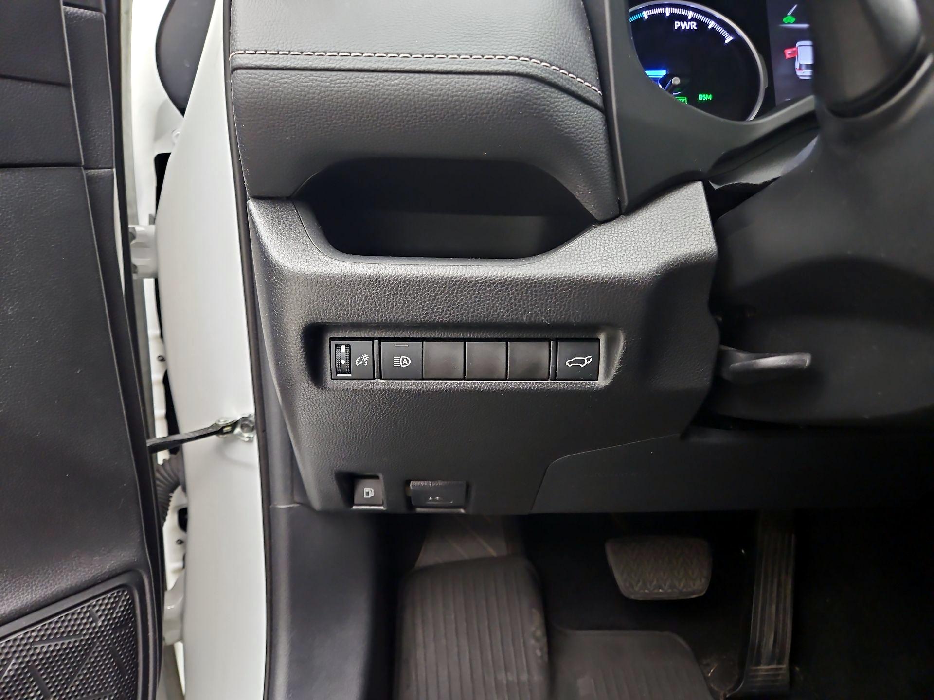 Thumbnail: 2021 Toyota RAV4 - 13