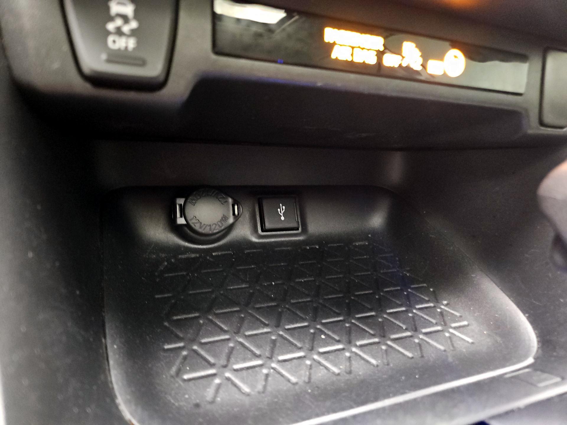 Thumbnail: 2021 Toyota RAV4 - 18