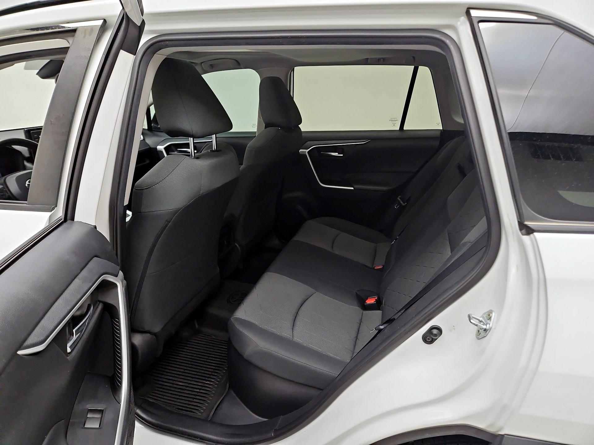Thumbnail: 2021 Toyota RAV4 - 20
