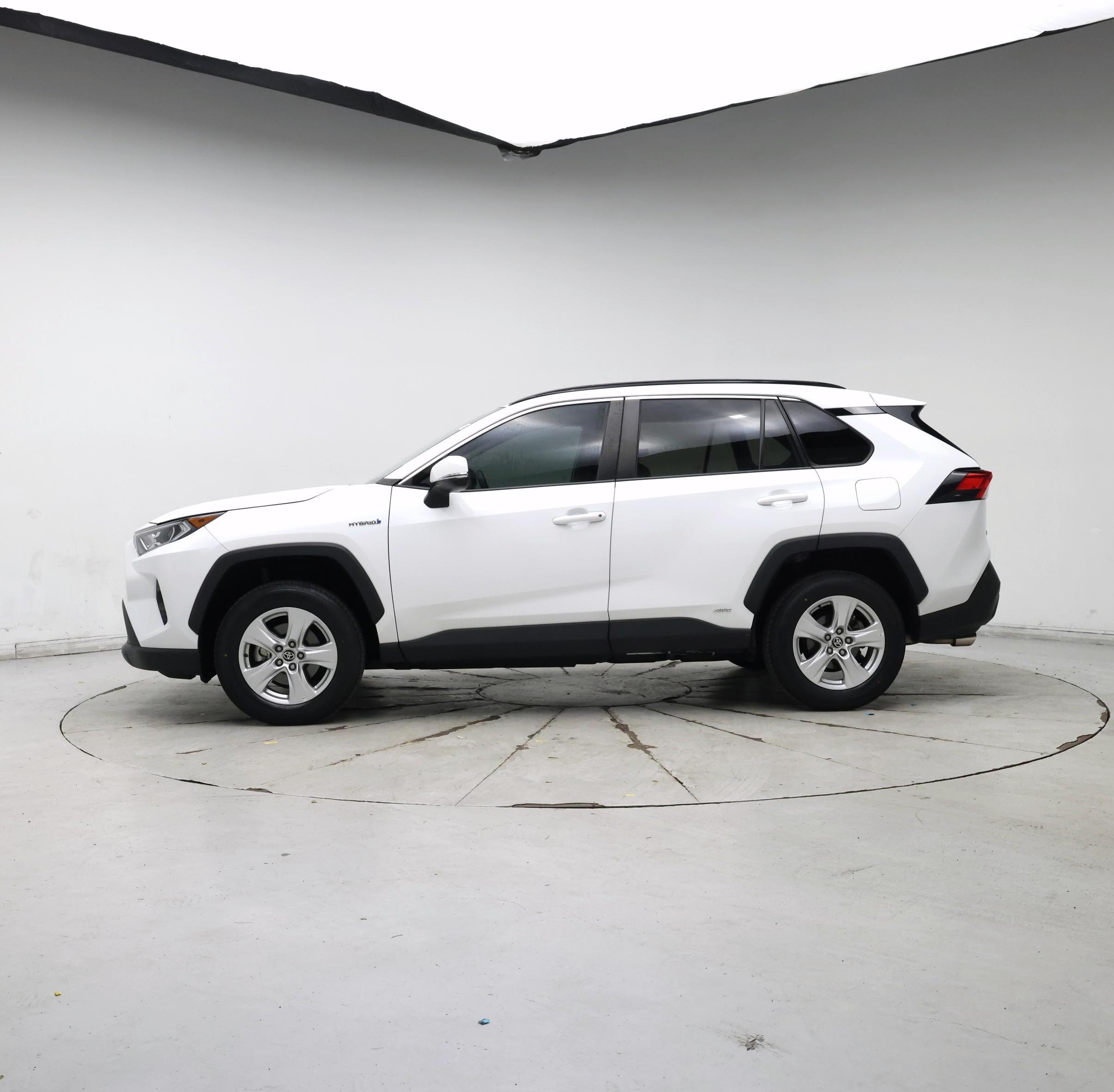 Thumbnail: 2021 Toyota RAV4 - 3