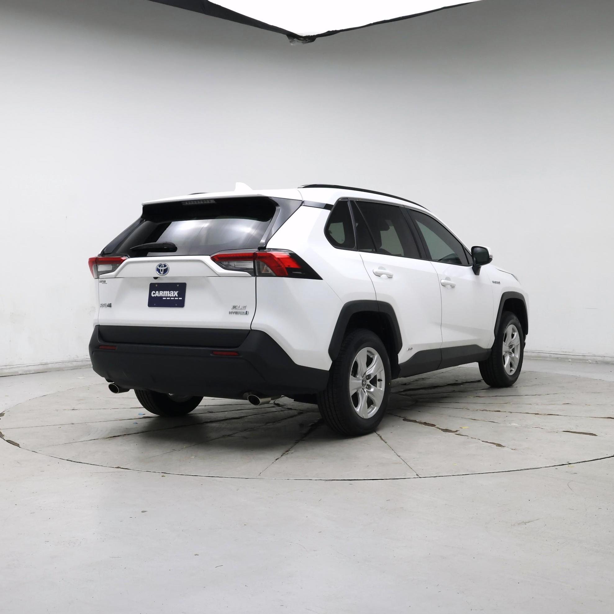 Thumbnail: 2021 Toyota RAV4 - 8
