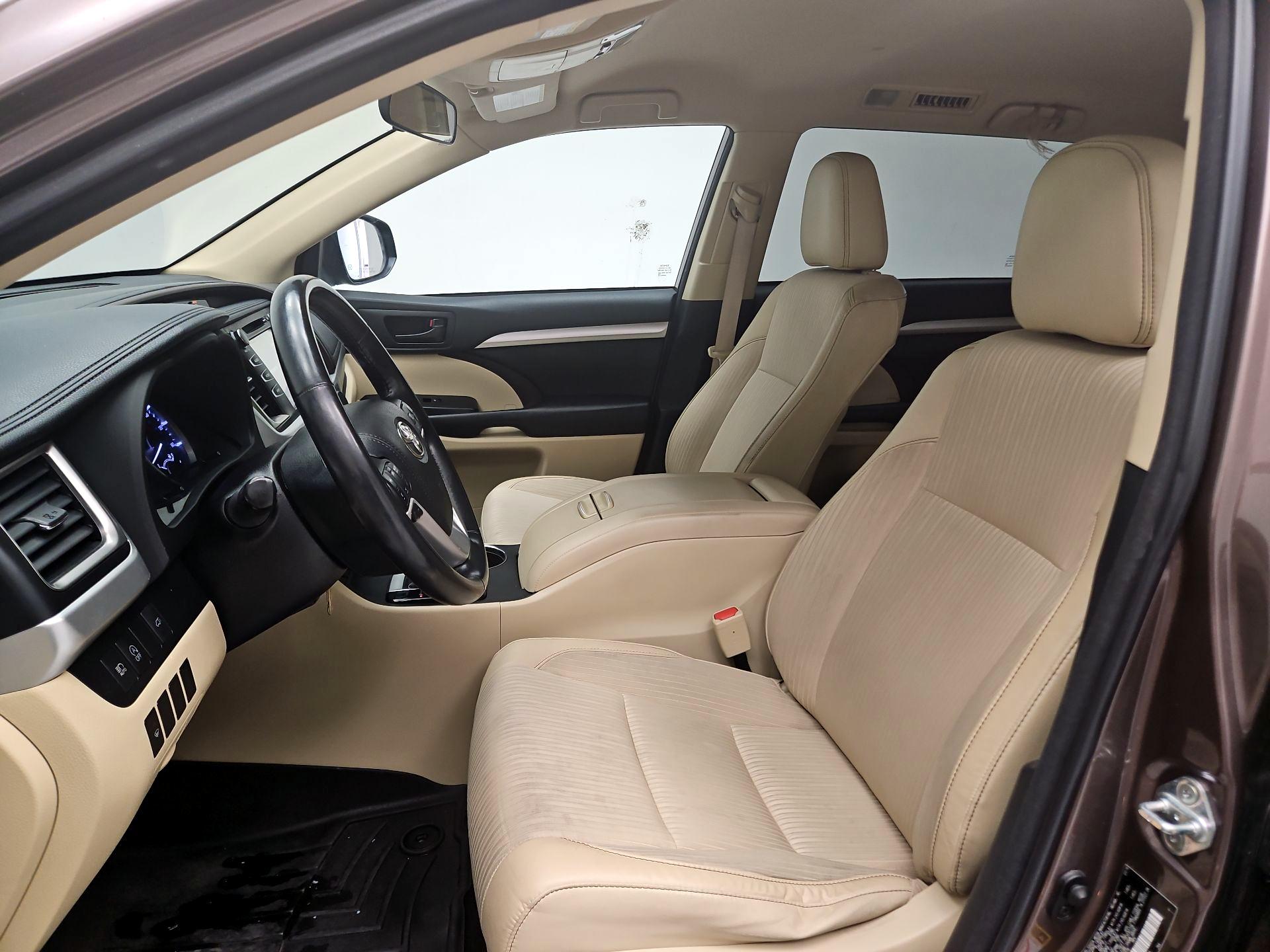 Thumbnail: 2018 Toyota Highlander - 11